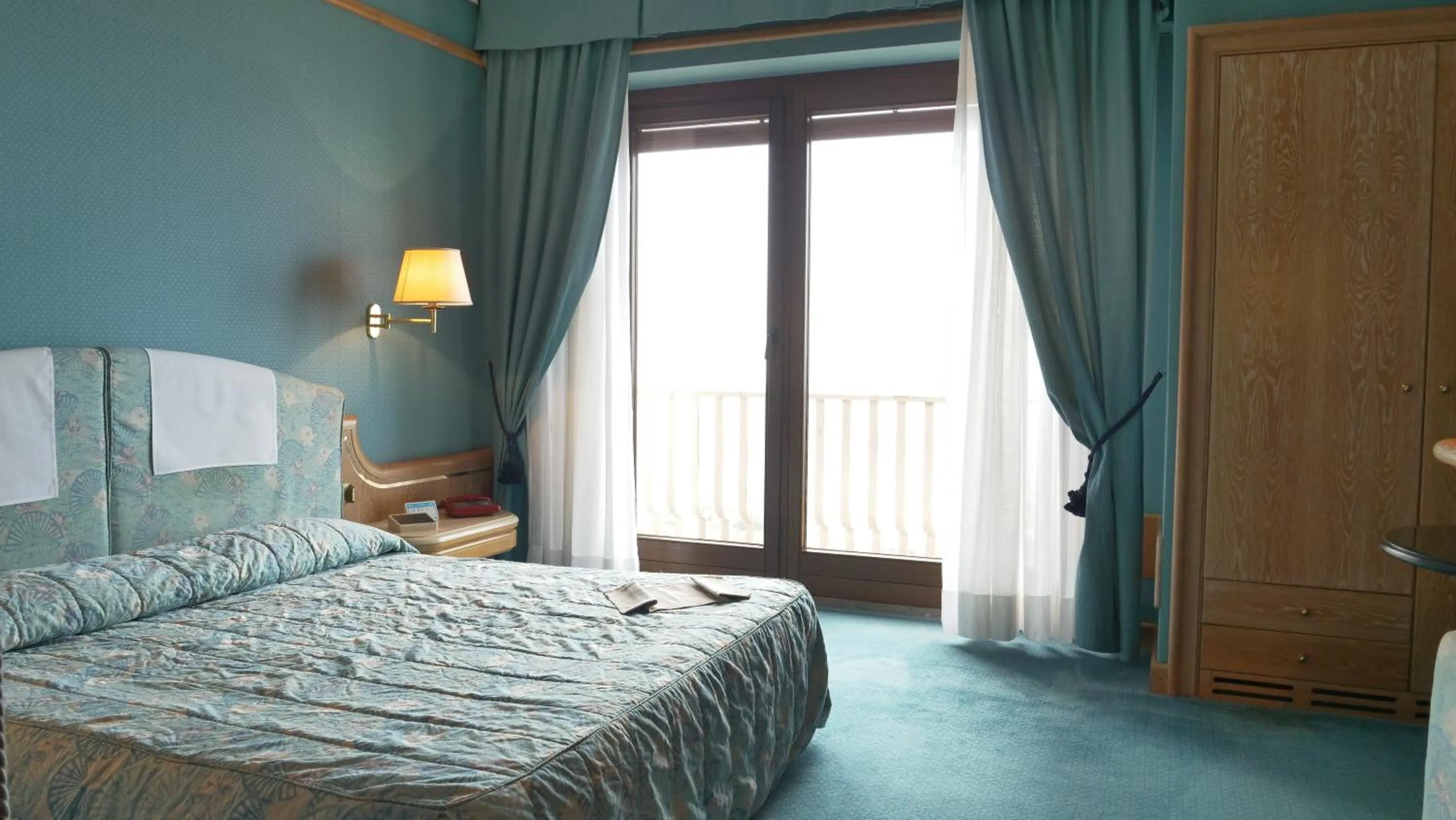 Balcony/Terrace, Bed in 501 Hotel