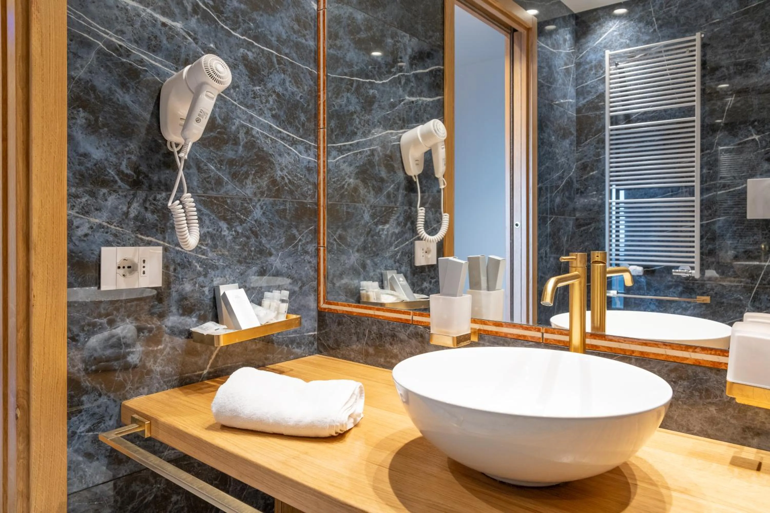 Bathroom in 501 Hotel