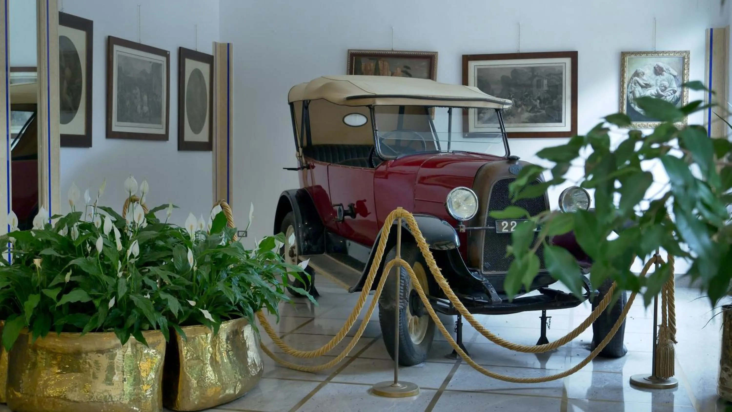 Lobby or reception in 501 Hotel