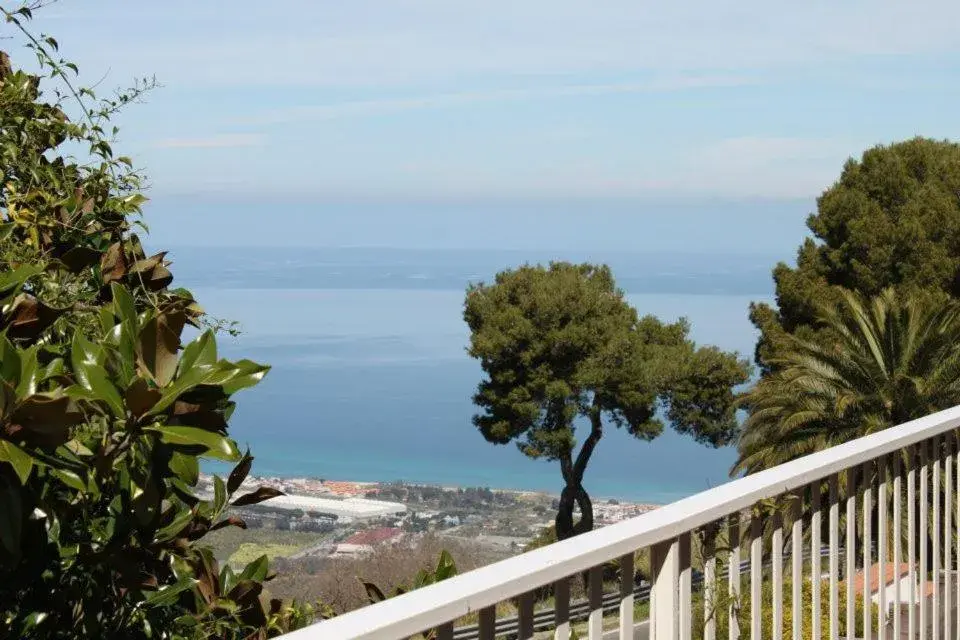 Deluxe Room - single occupancy in 501 Hotel Deluxe Room - single occupancy in 501 Hotel