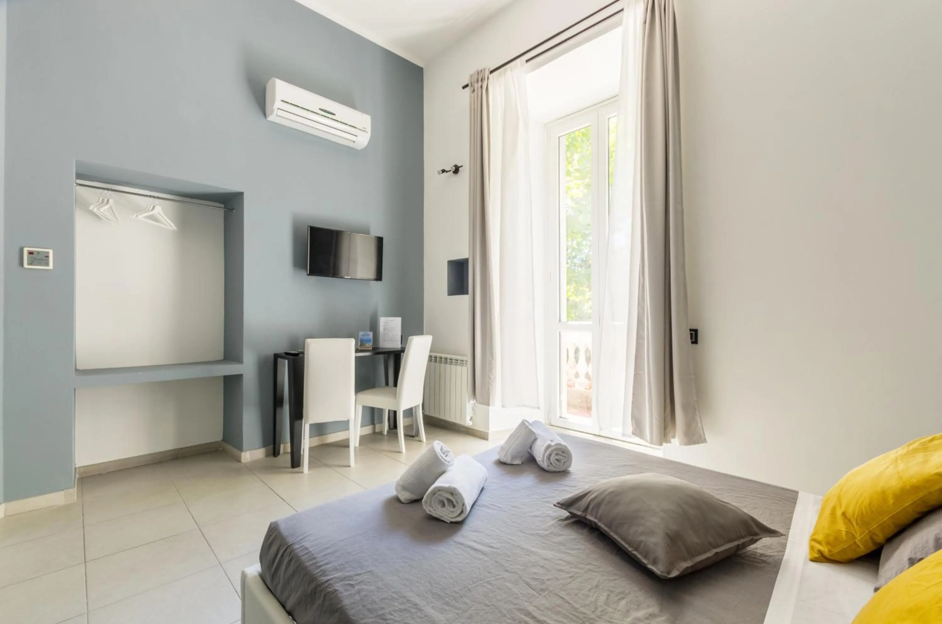 Photo of the whole room, Bed in Merulana 139 Suites