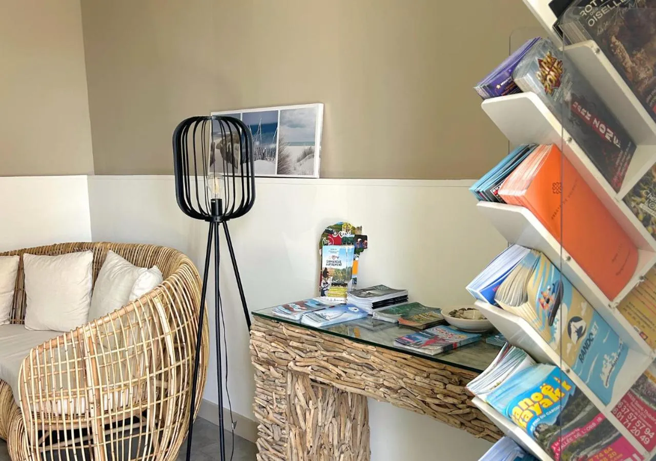 Facade/entrance in Hôtel Le Carnon