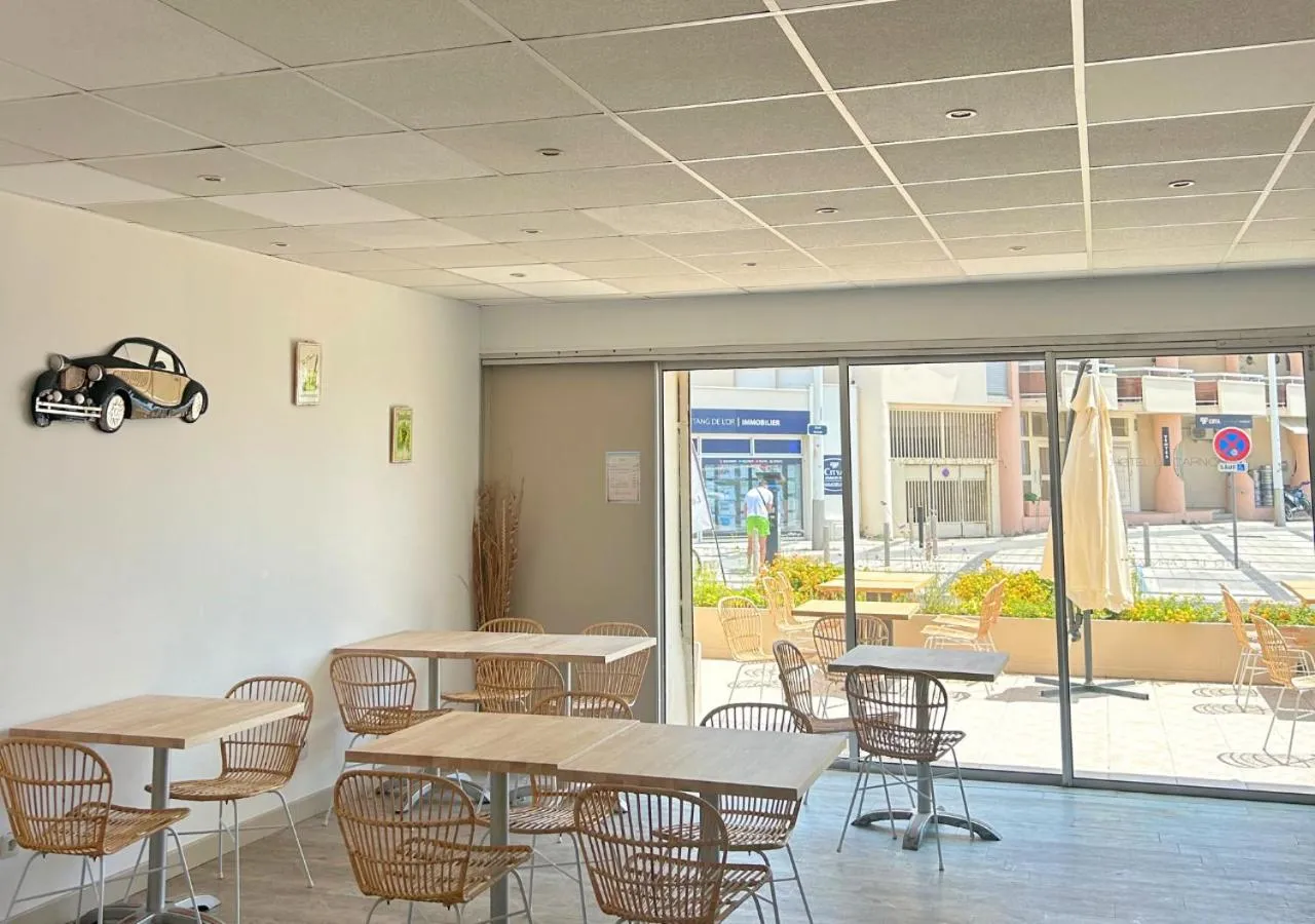 Breakfast in Hôtel Le Carnon