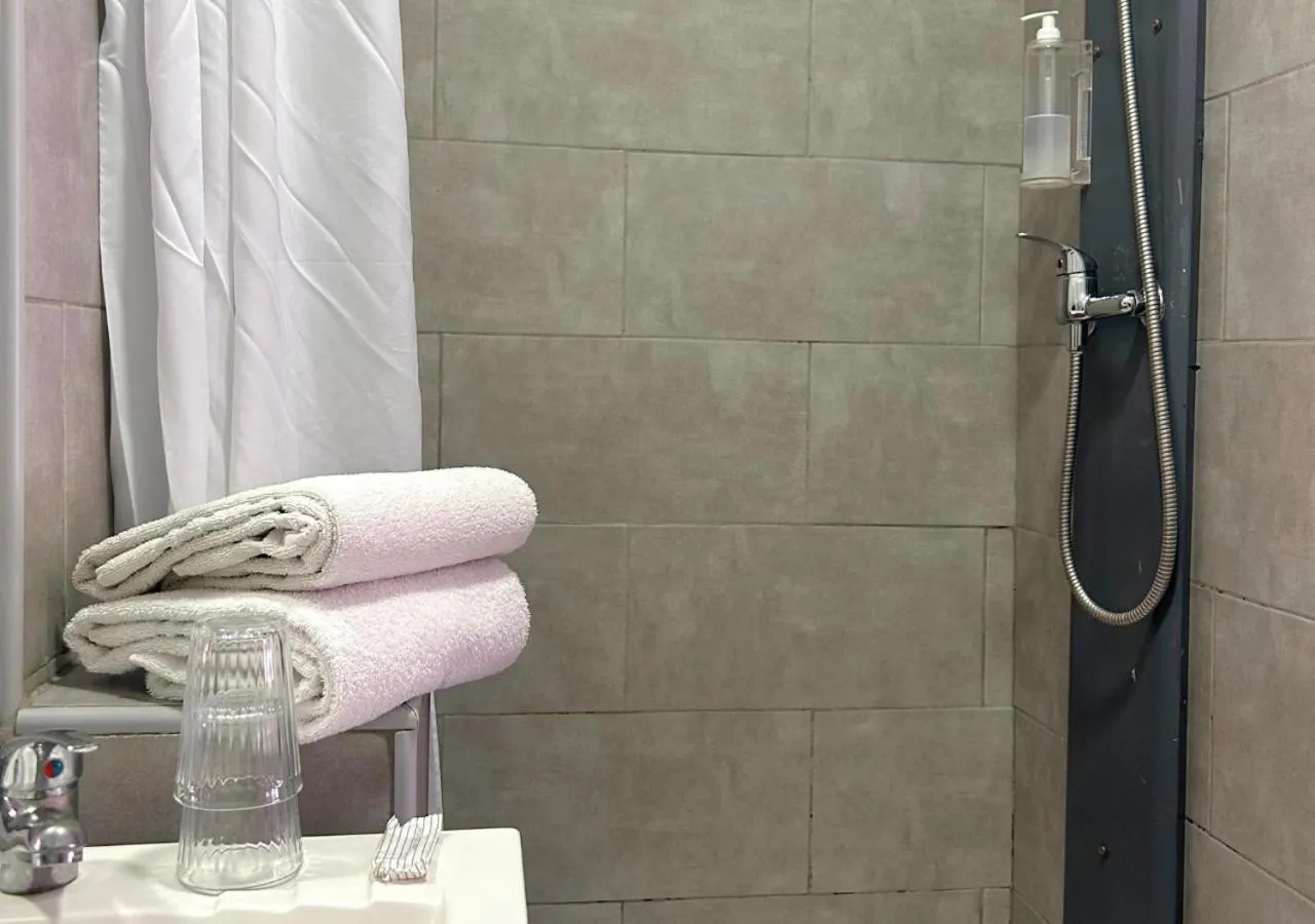 Bathroom in Hôtel Le Carnon