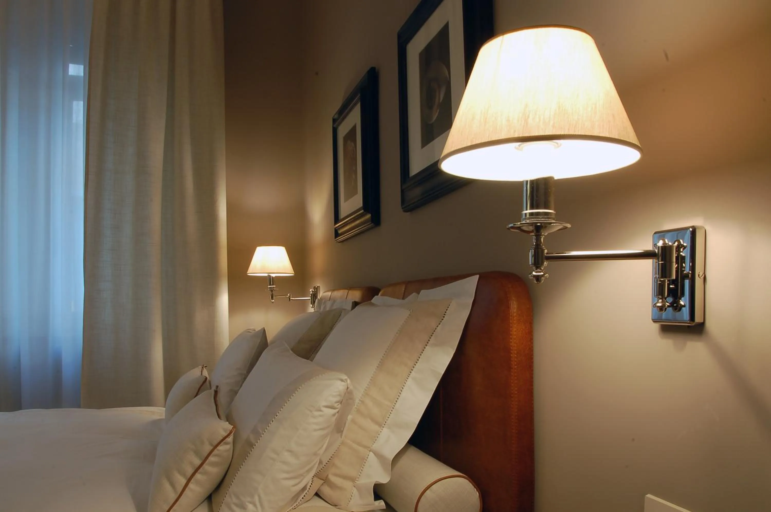 Decorative detail, Bed in Villino Fiorentino