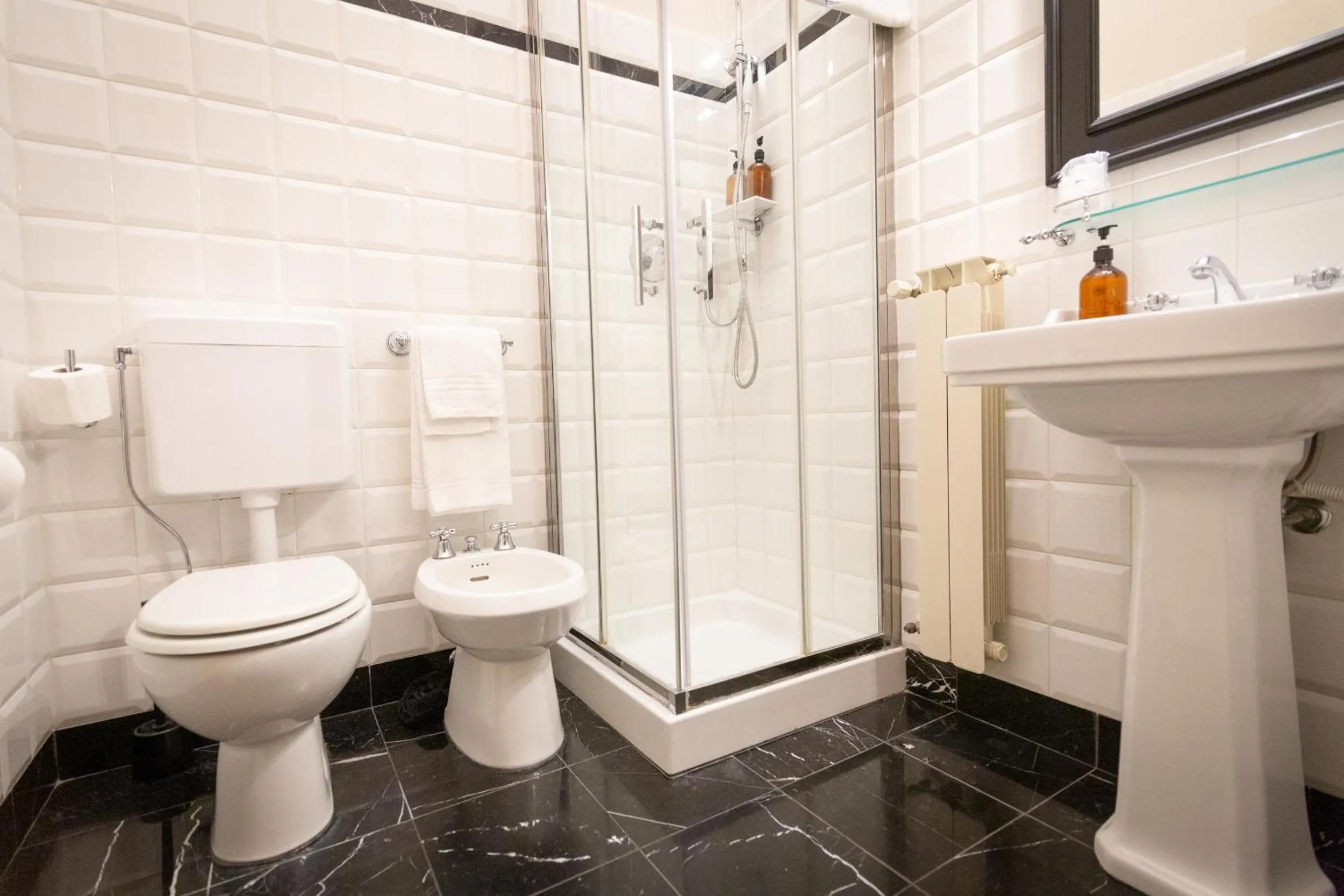 Shower in Villino Fiorentino