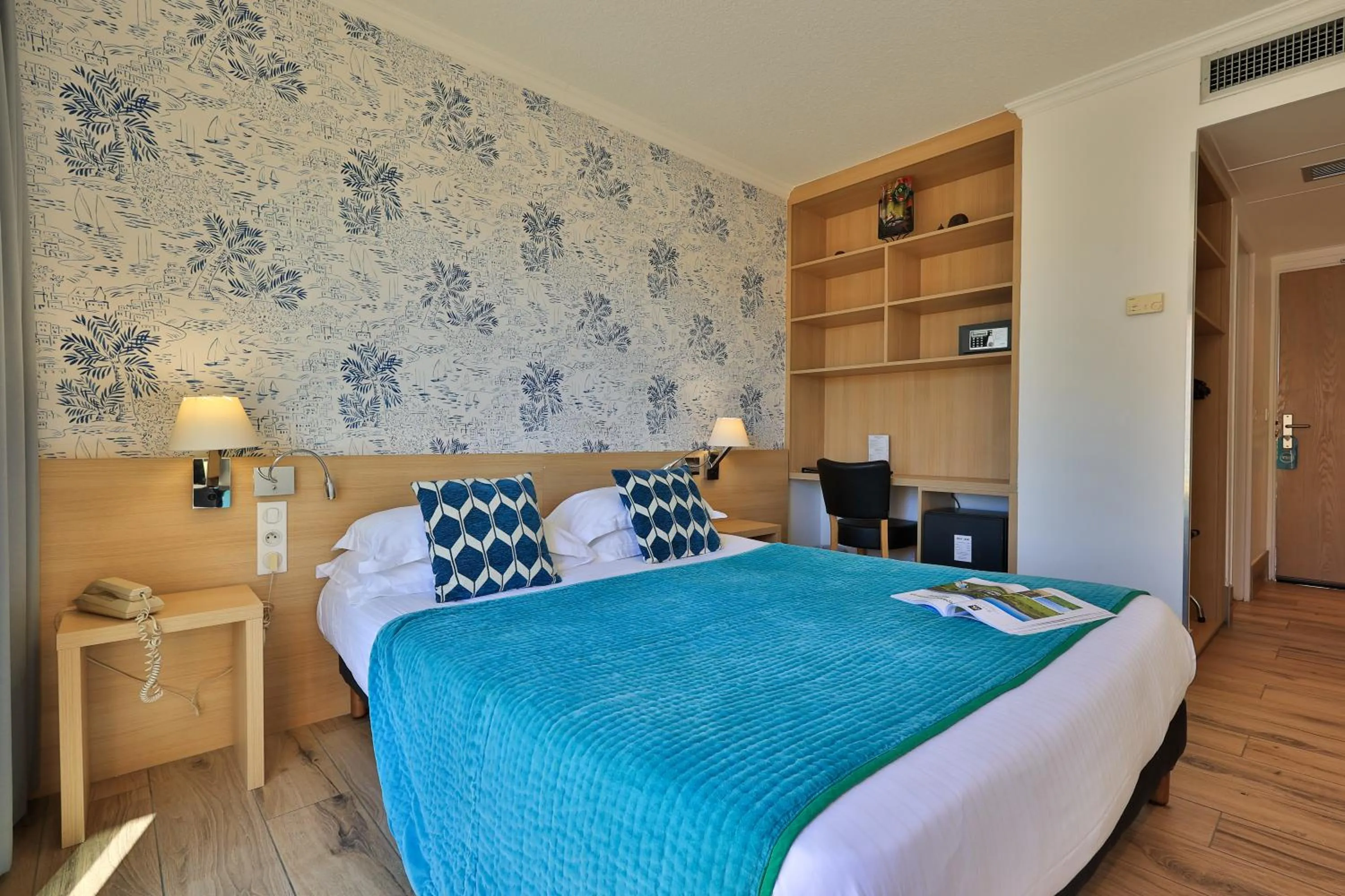 View (from property/room), Bed in Le Petit Prince