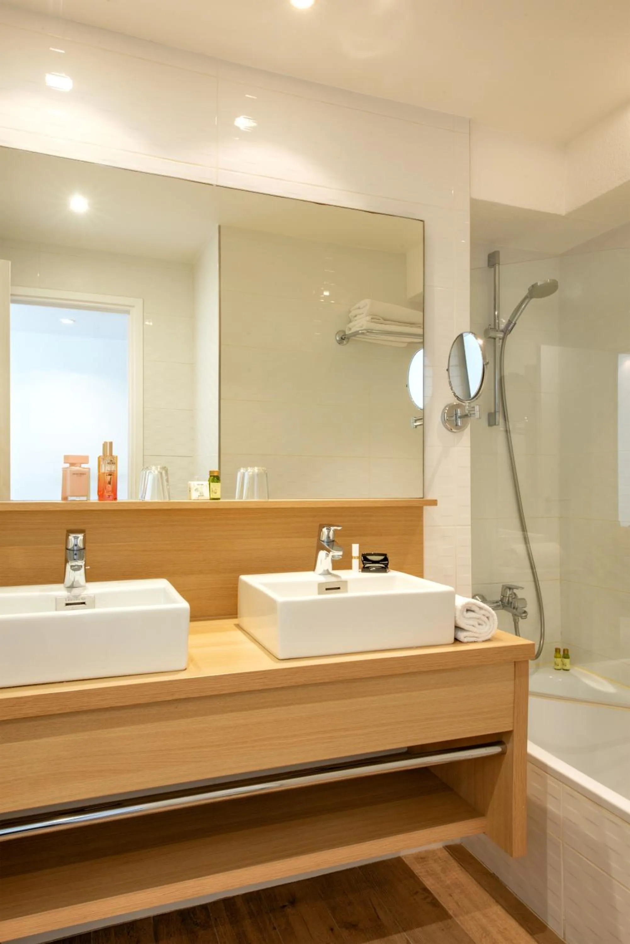 Bathroom in Le Petit Prince