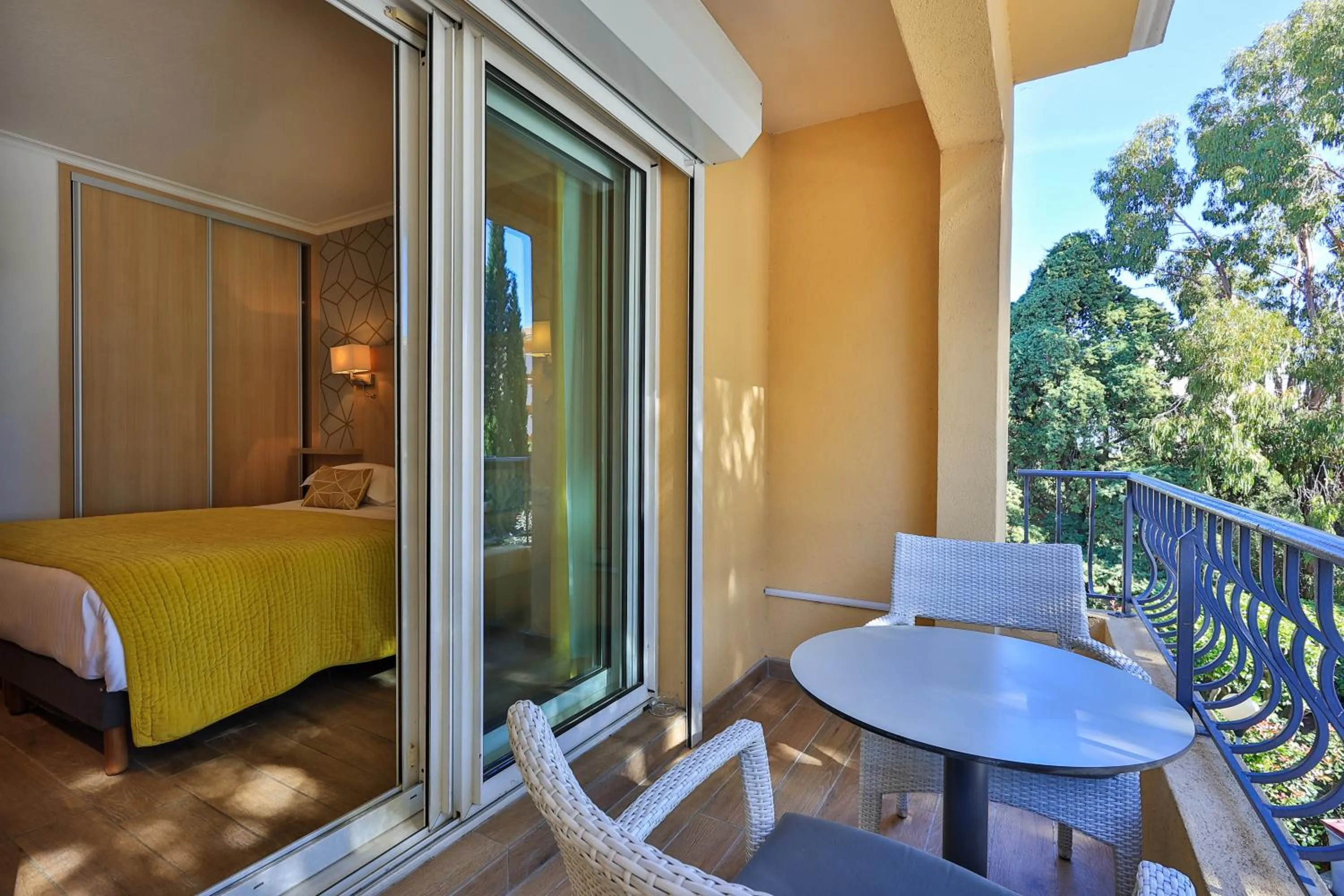 Balcony/Terrace, Bed in Le Petit Prince