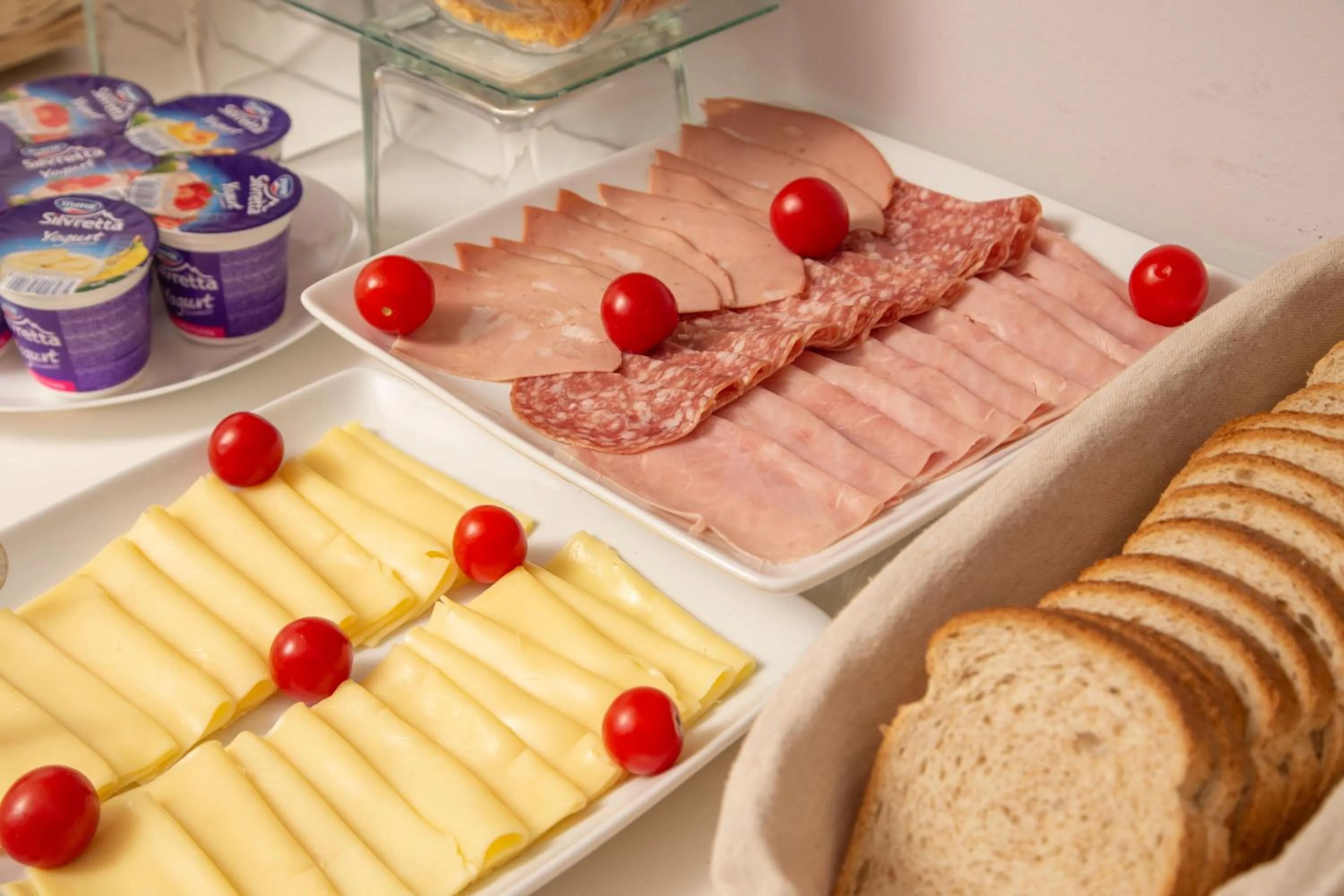 Food and drinks in Prima Guest House Collection