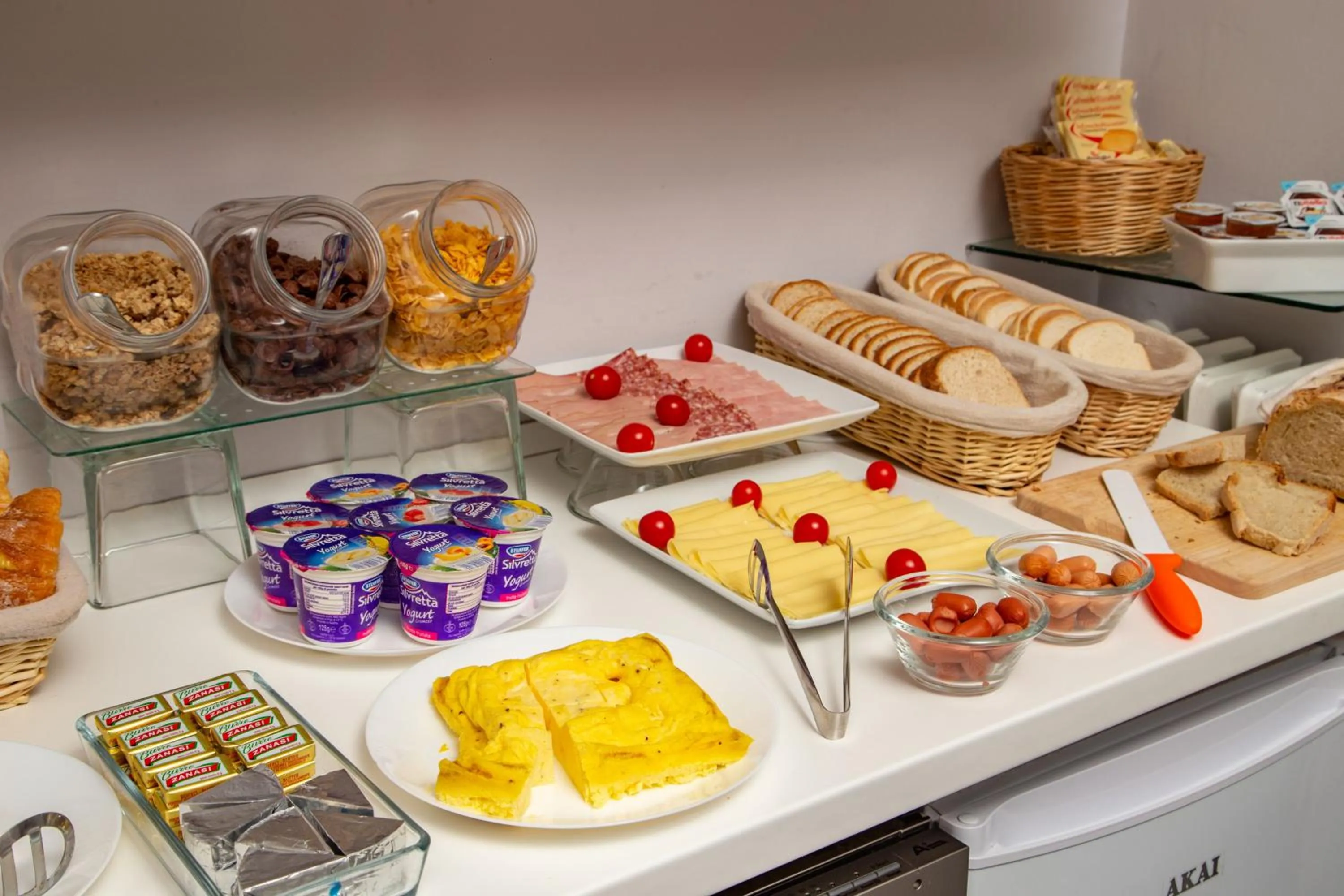 Food and drinks in Prima Guest House Collection