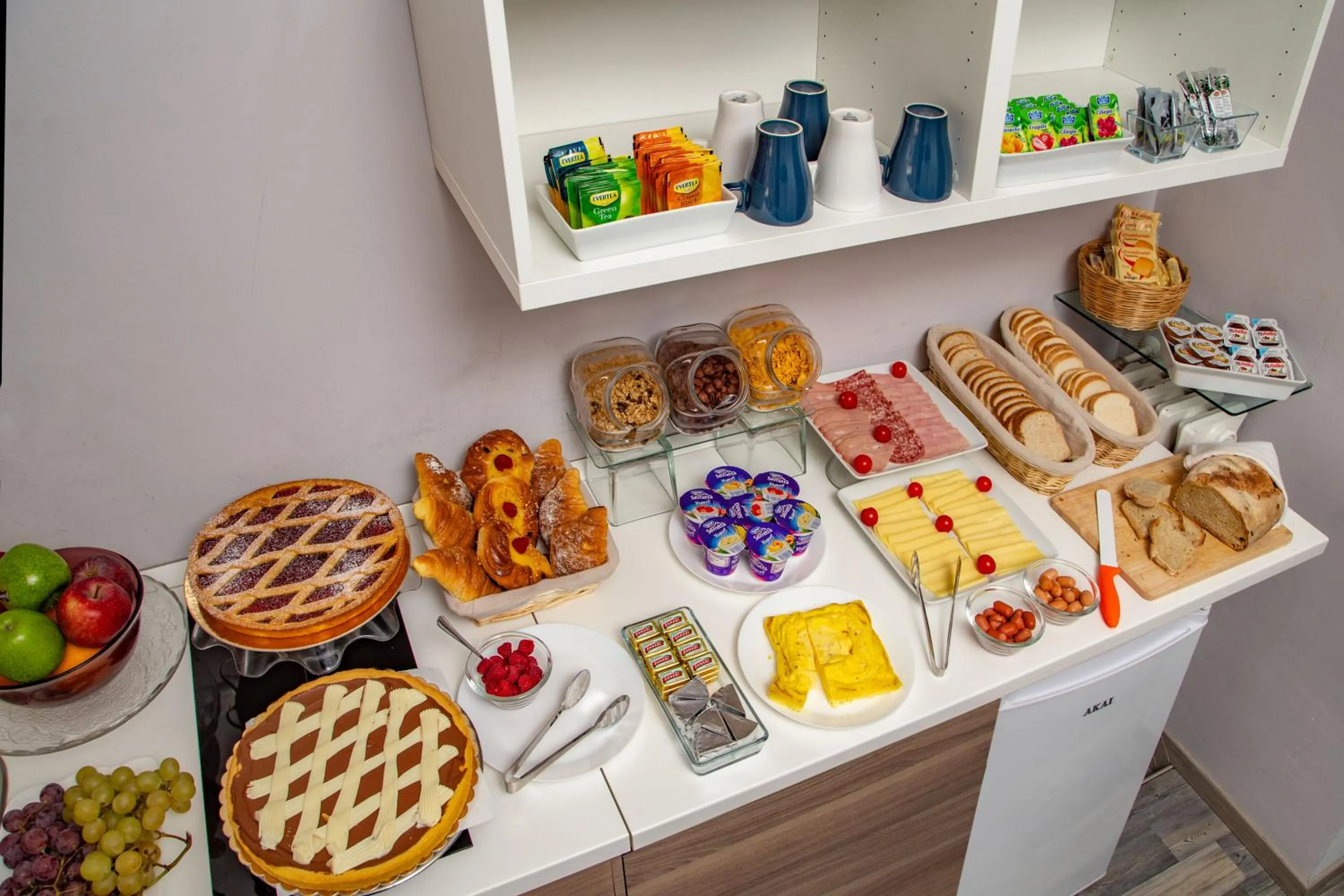 Food and drinks in Prima Guest House Collection