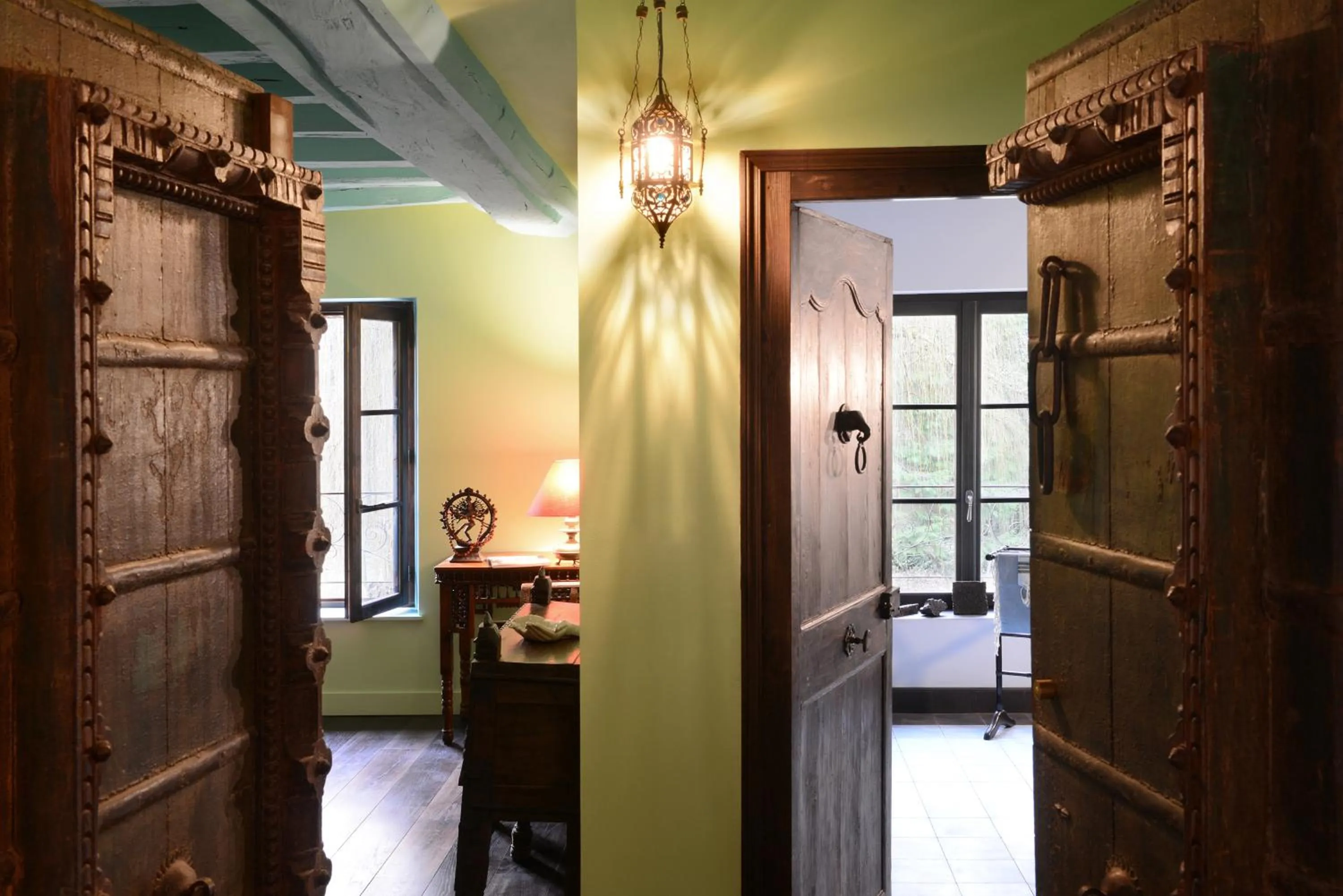 Decorative detail, Bed in Domaine de l'Ocrerie