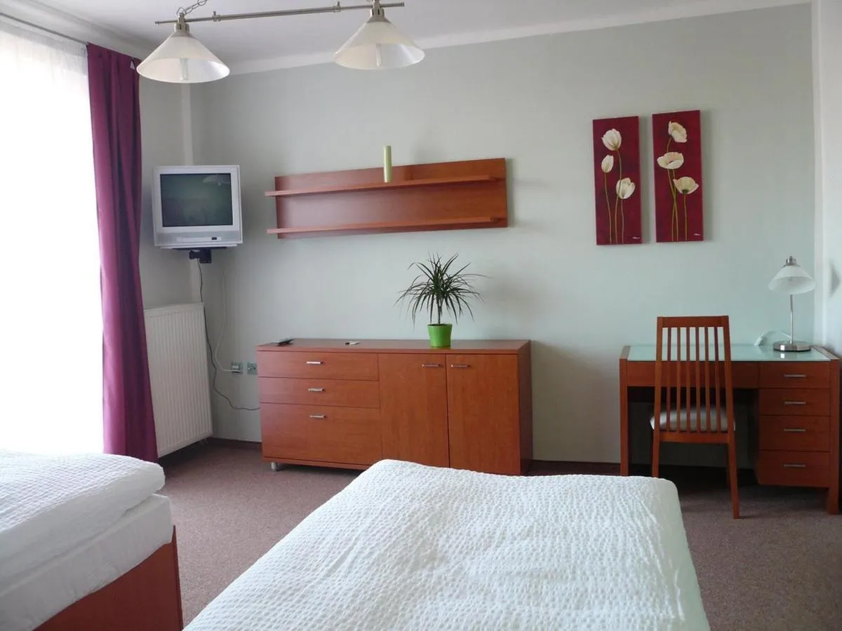 Bed in Hotel Ostrov Garni