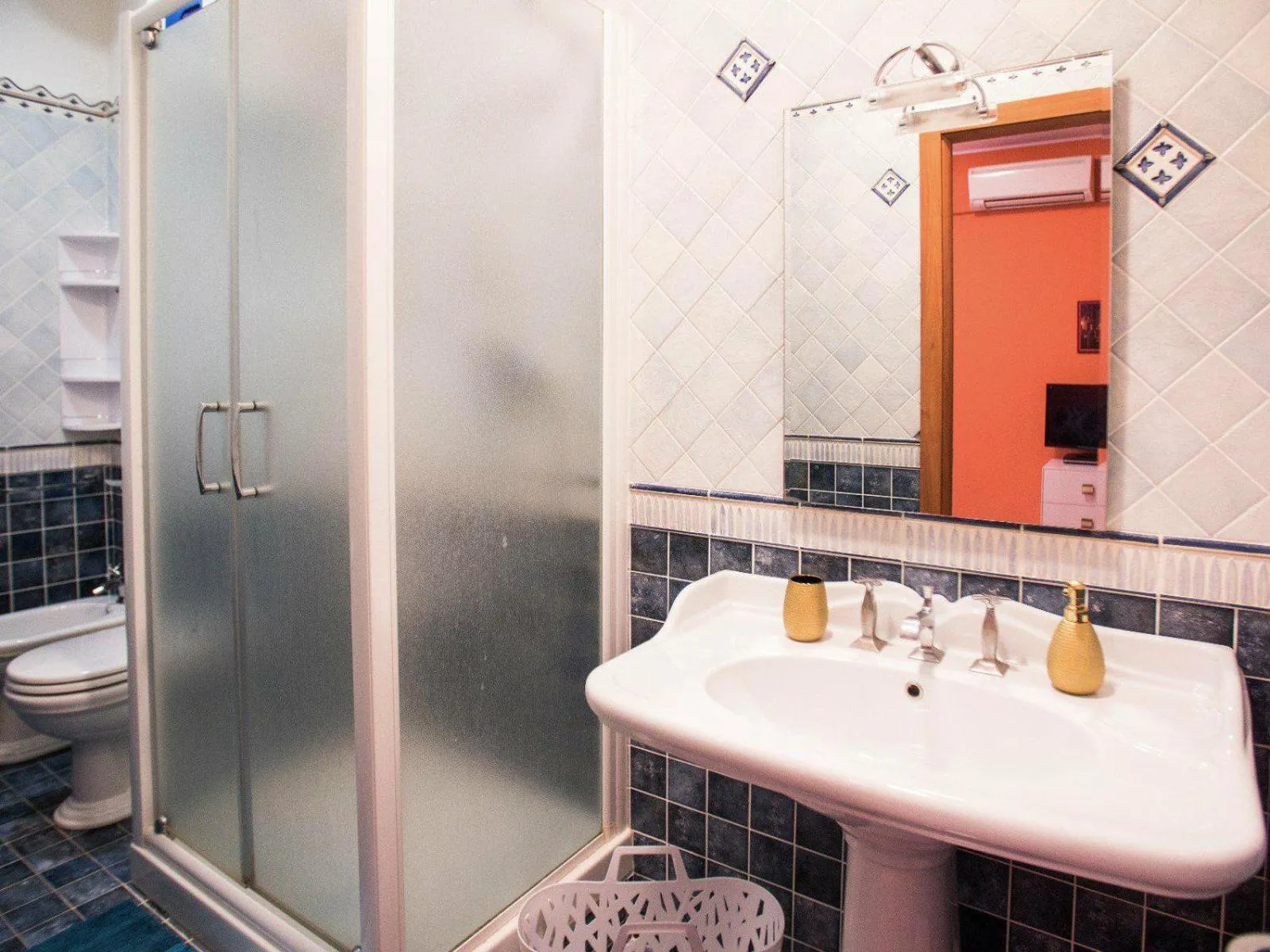 Shower in Juliette Rooms