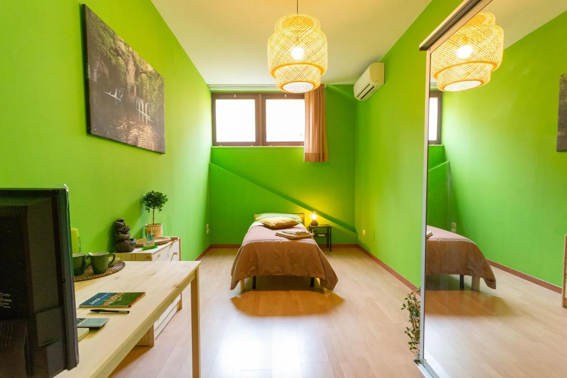 Bed in Juliette Rooms