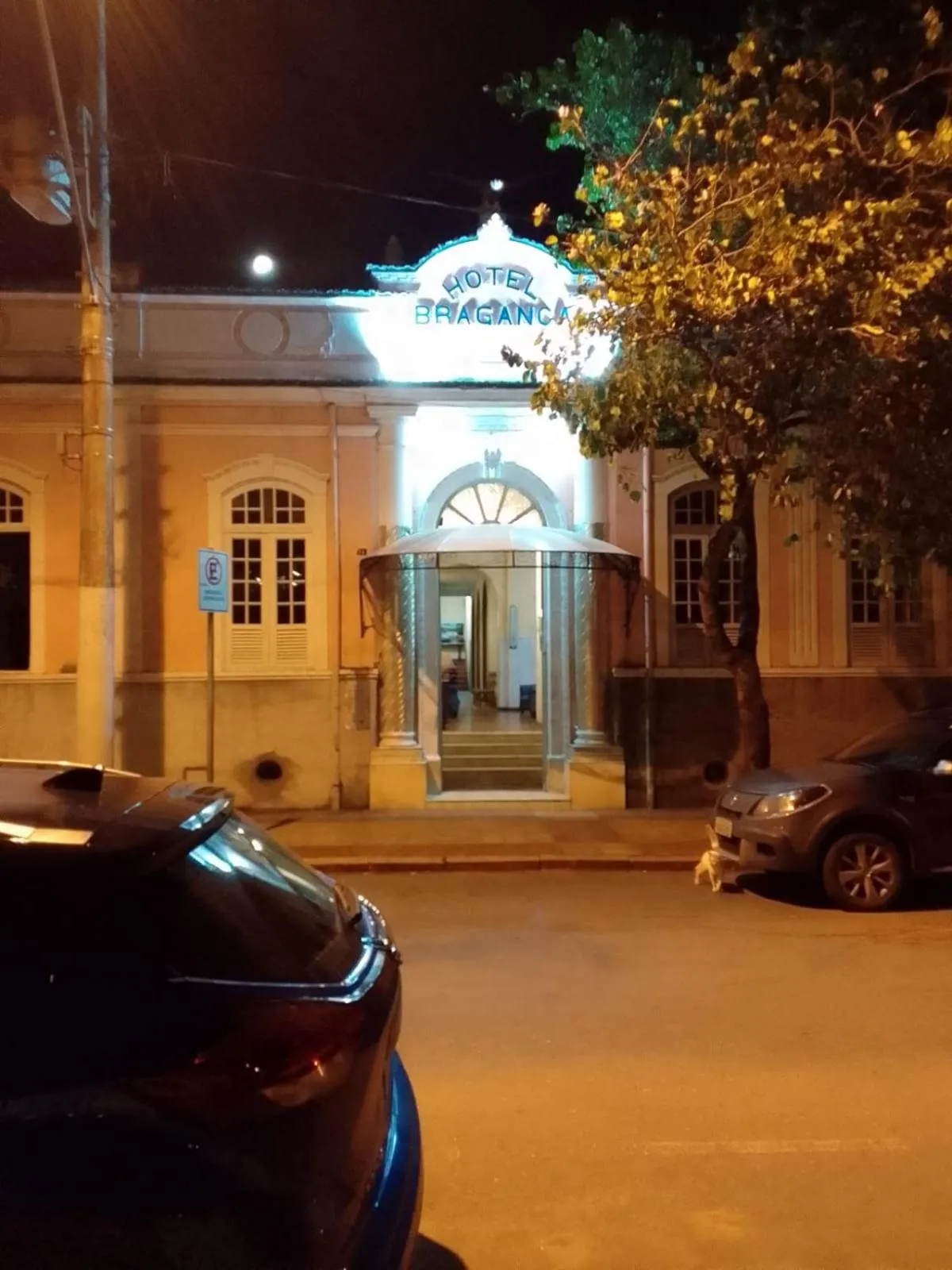 Facade/entrance in Hotel Bragança
