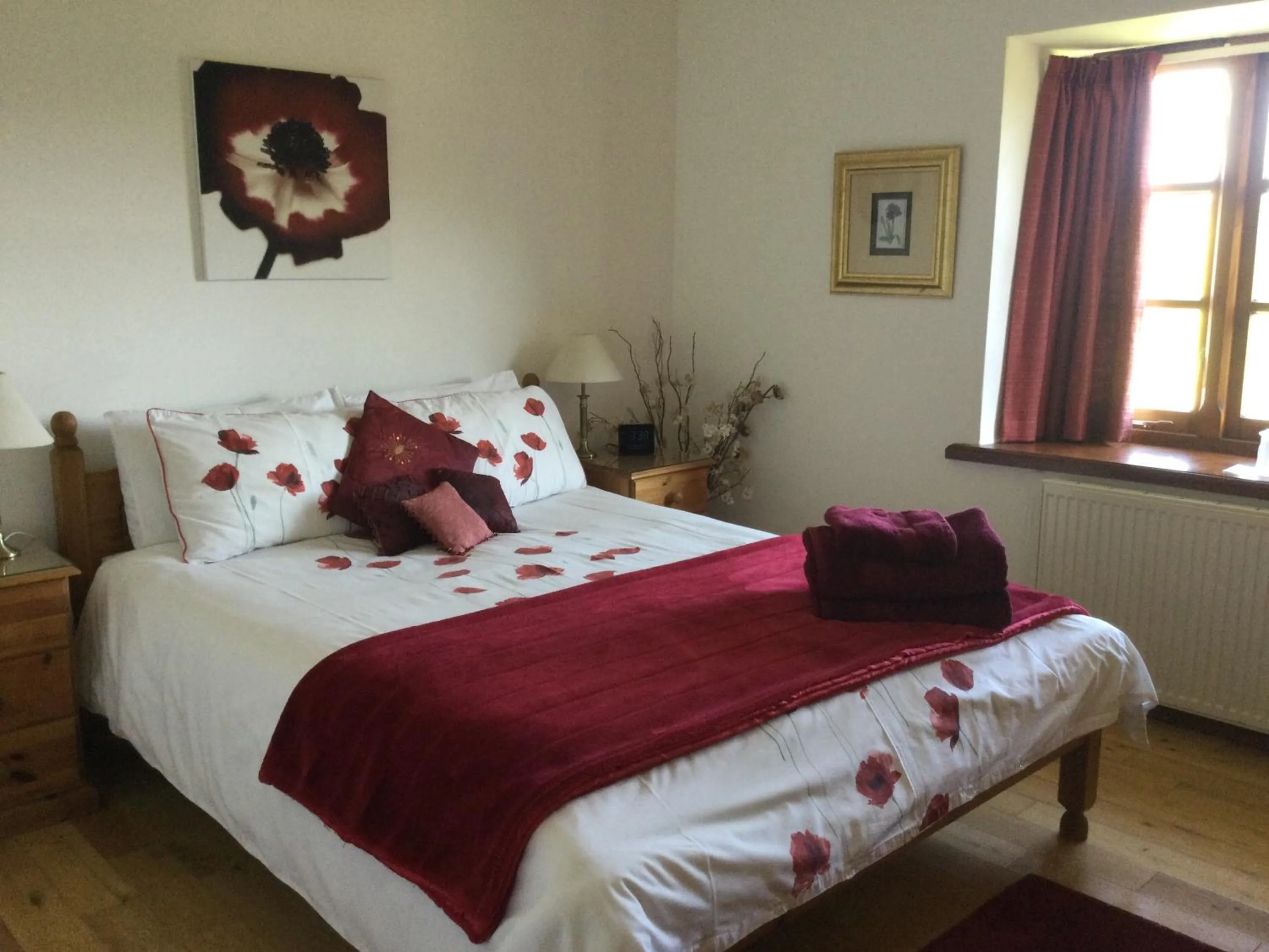 Bedroom, Bed in Coombe House B&B