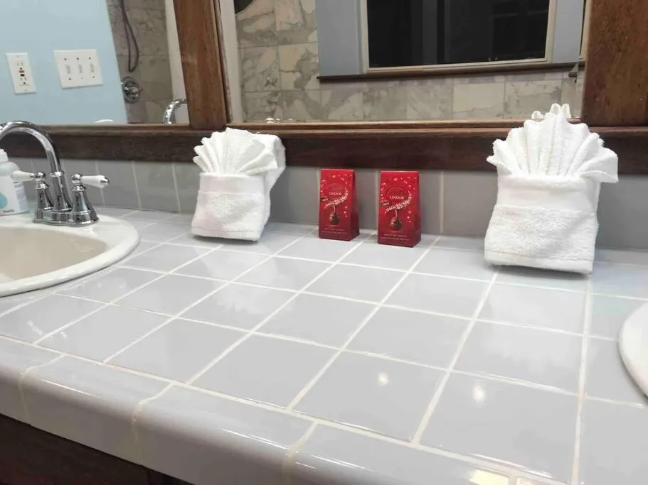 Hawaii Tropical Volcano mansion + Sauna