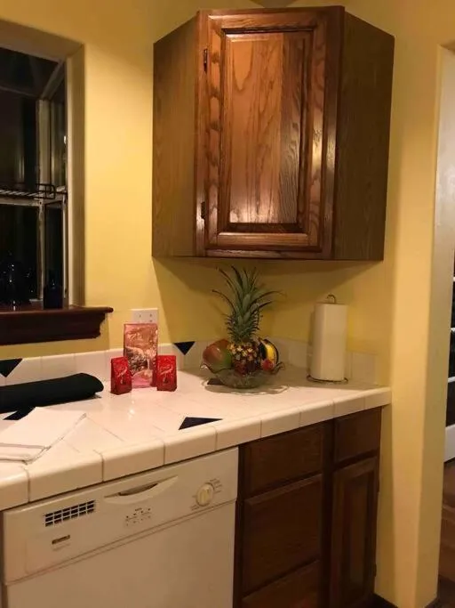 Hawaii Tropical Volcano mansion + Sauna