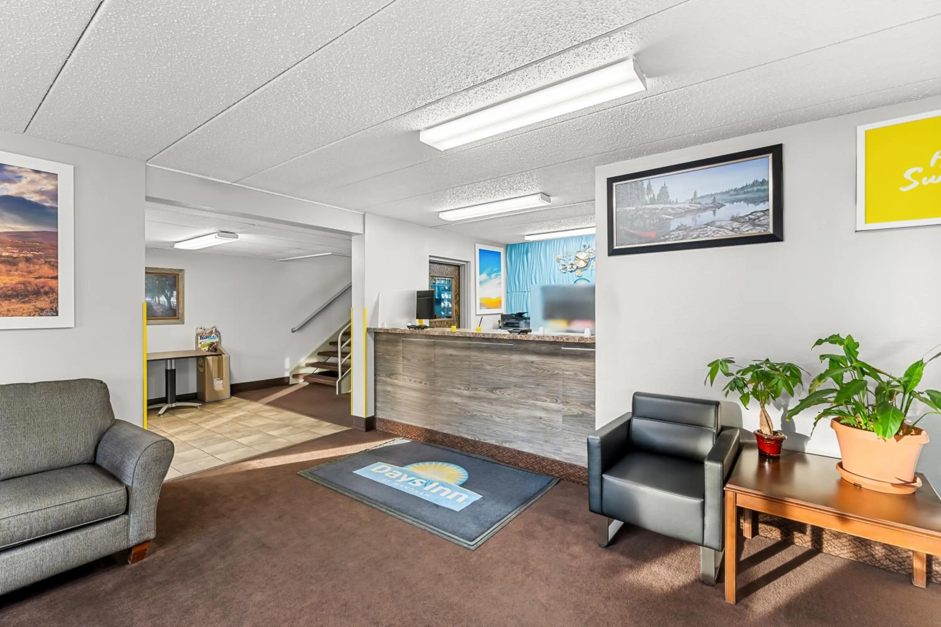 Lobby or reception in Days Inn by Wyndham Sioux Falls
