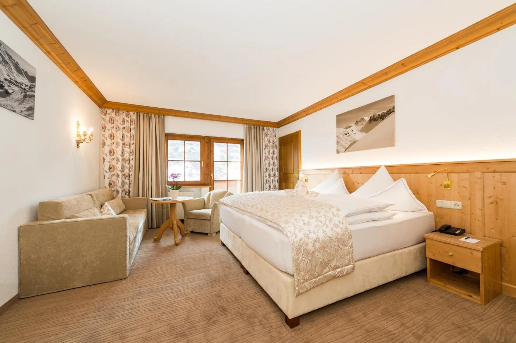 Photo of the whole room, Bed in Hotel Enzian