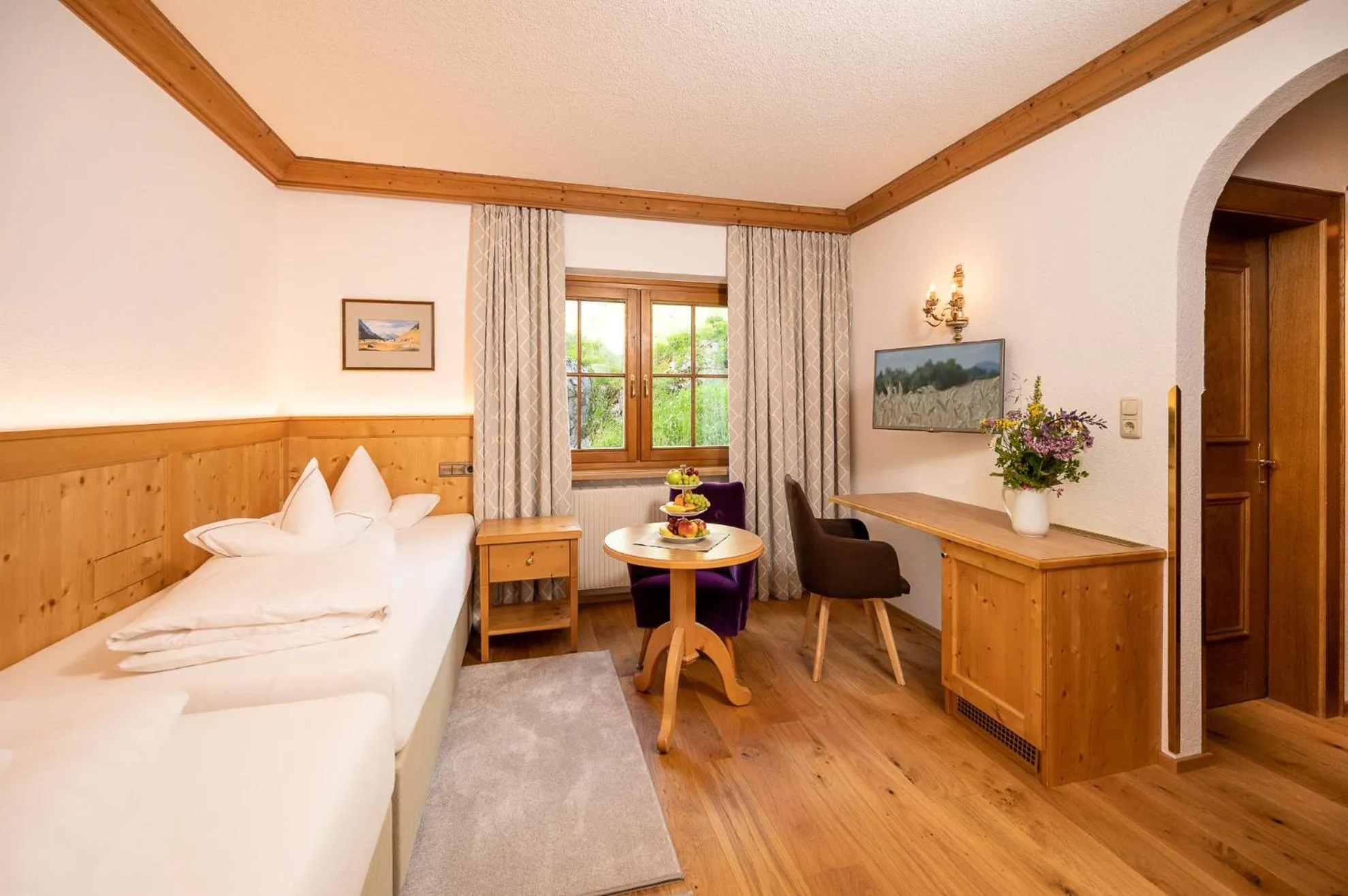 Photo of the whole room, Bed in Hotel Enzian