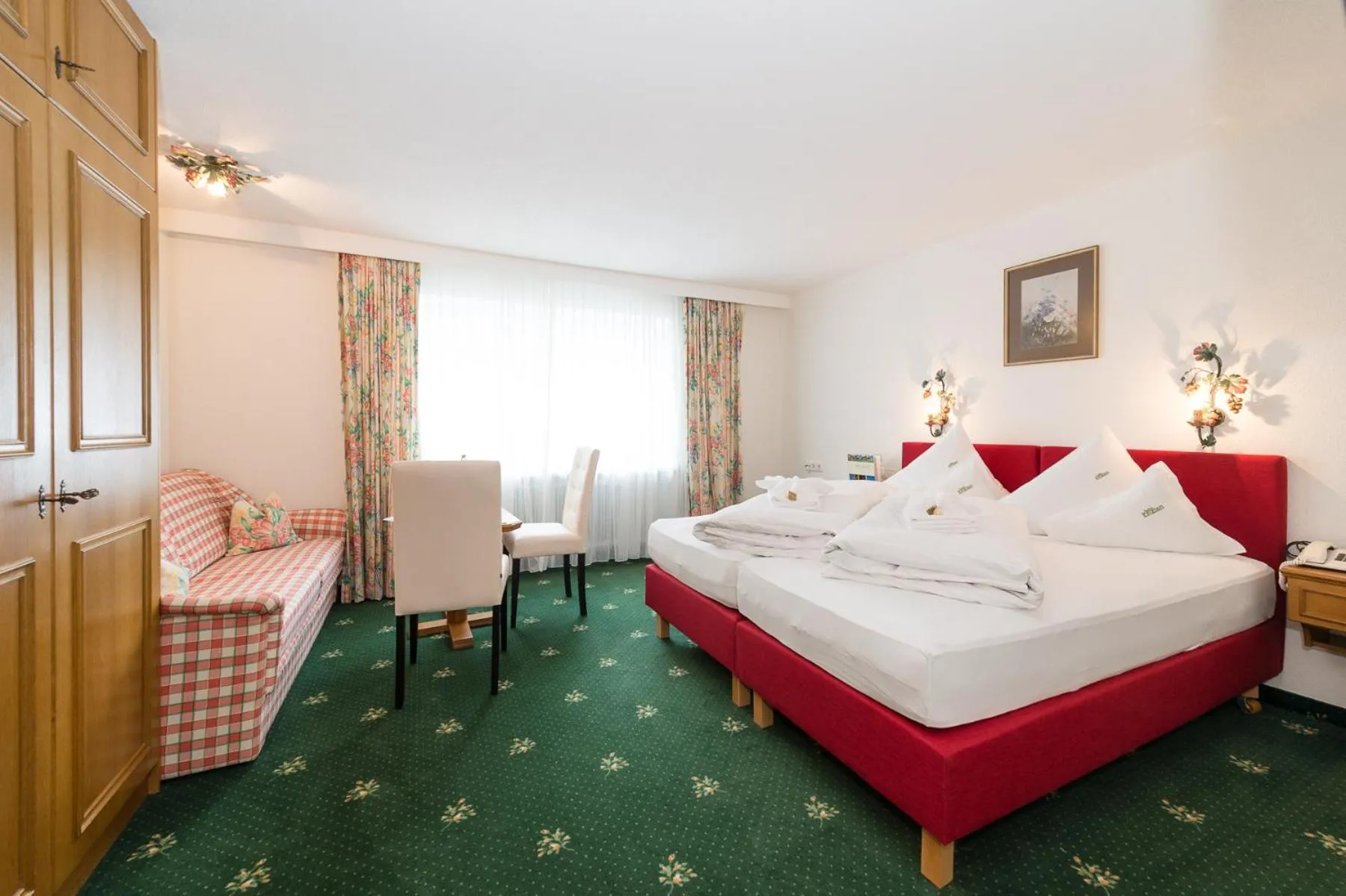 Photo of the whole room, Bed in Hotel Enzian