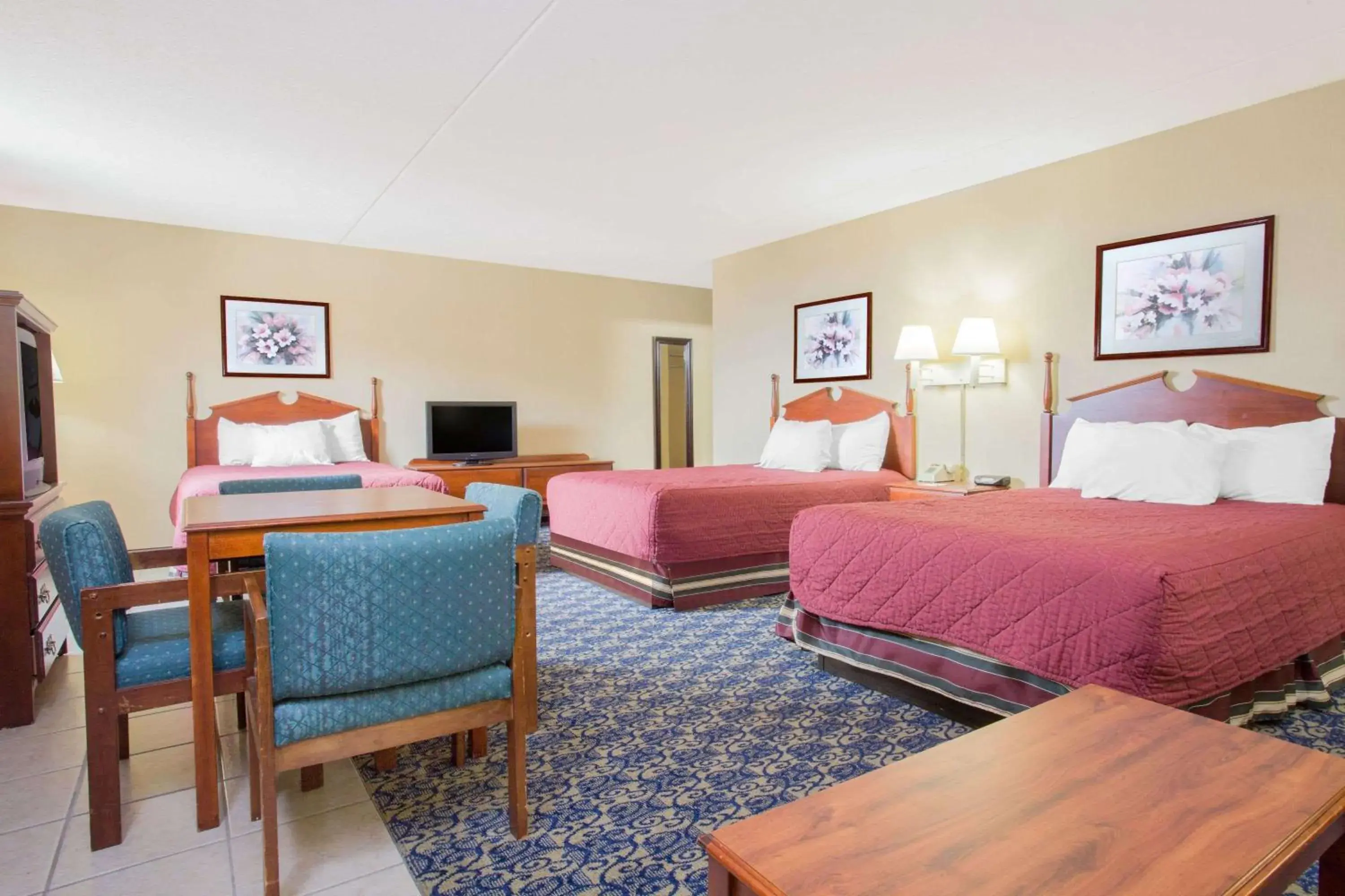 Studio Suite with Three Double Beds - Non-Smoking in Ramada by Wyndham Angola/Fremont Area Studio Suite with Three Double Beds - Non-Smoking in Ramada by Wyndham Angola/Fremont Area