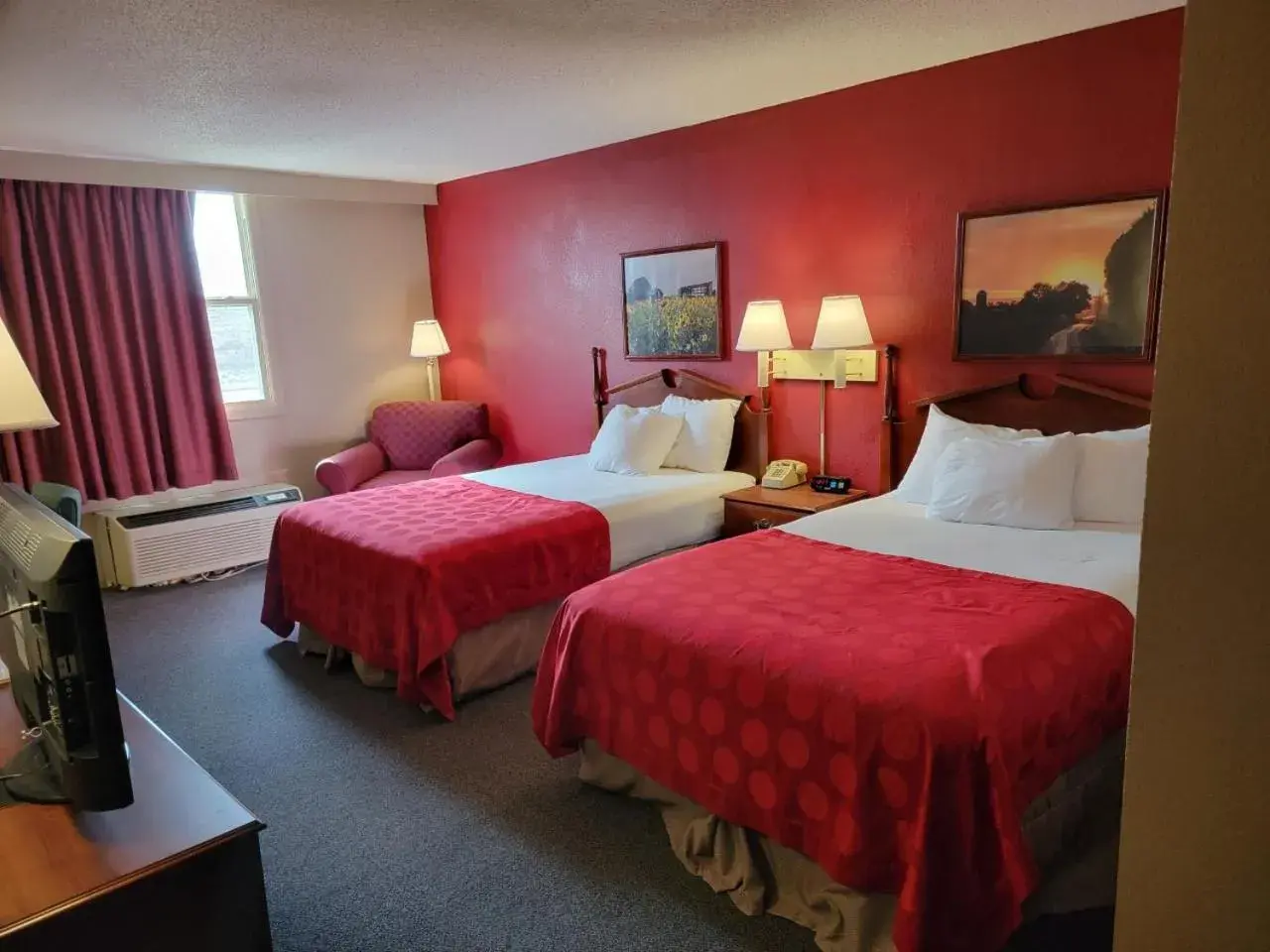 Double Room with Two Double Beds -Non-Smoking in Ramada by Wyndham Angola/Fremont Area Double Room with Two Double Beds -Non-Smoking in Ramada by Wyndham Angola/Fremont Area