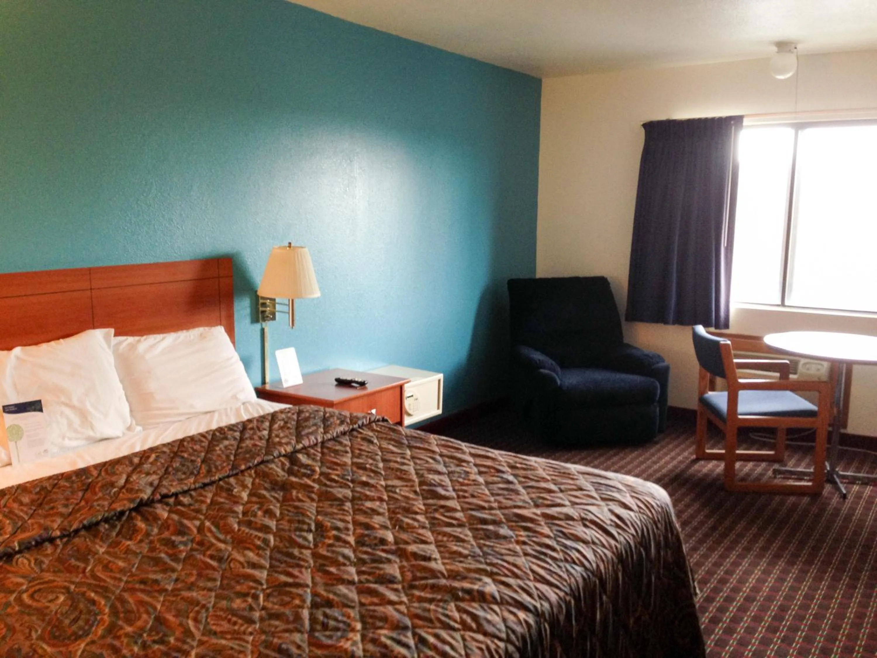Bedroom, Bed in Motel 6-Sedalia, MO