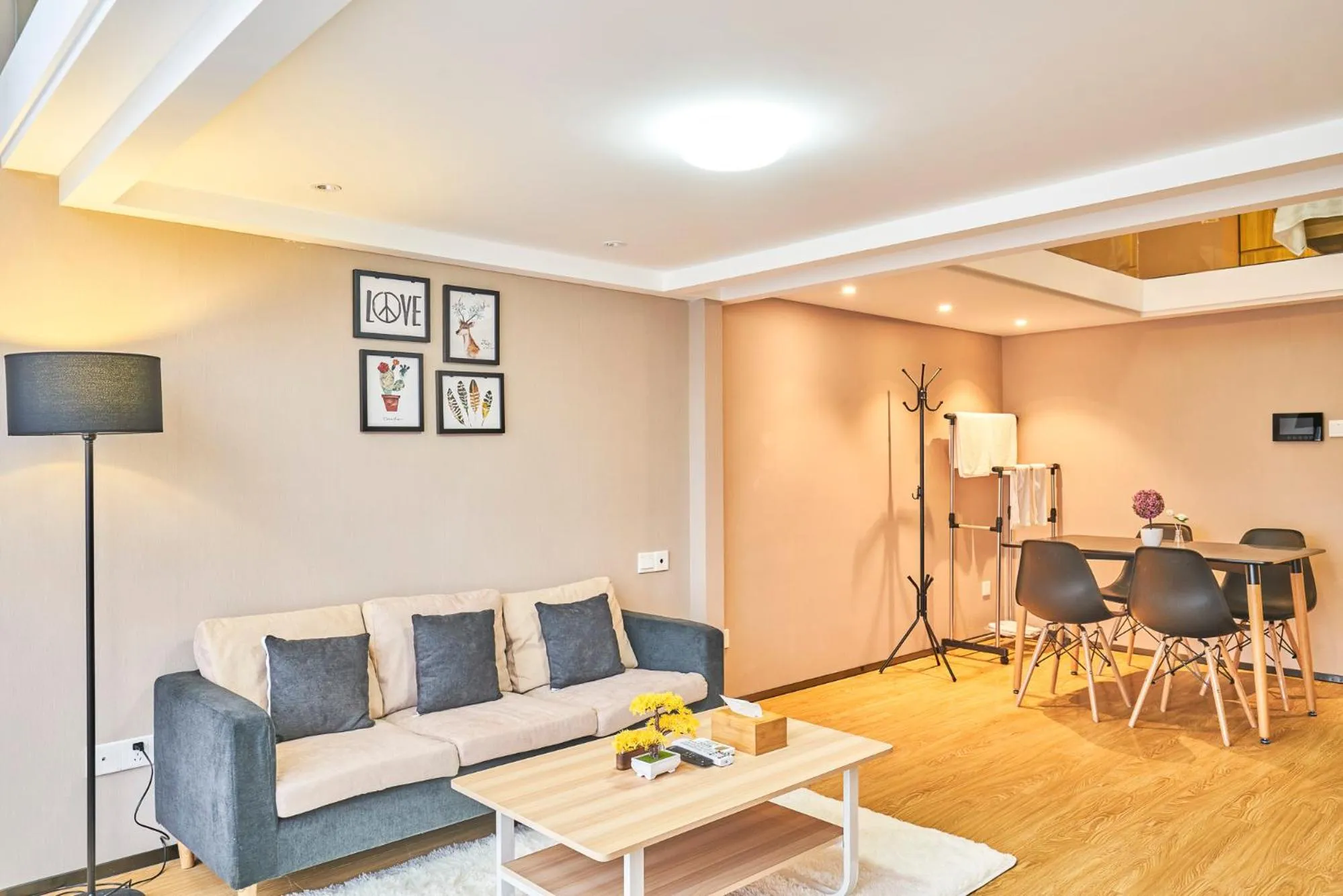 Living room in Plesant Daily Rental Apartment