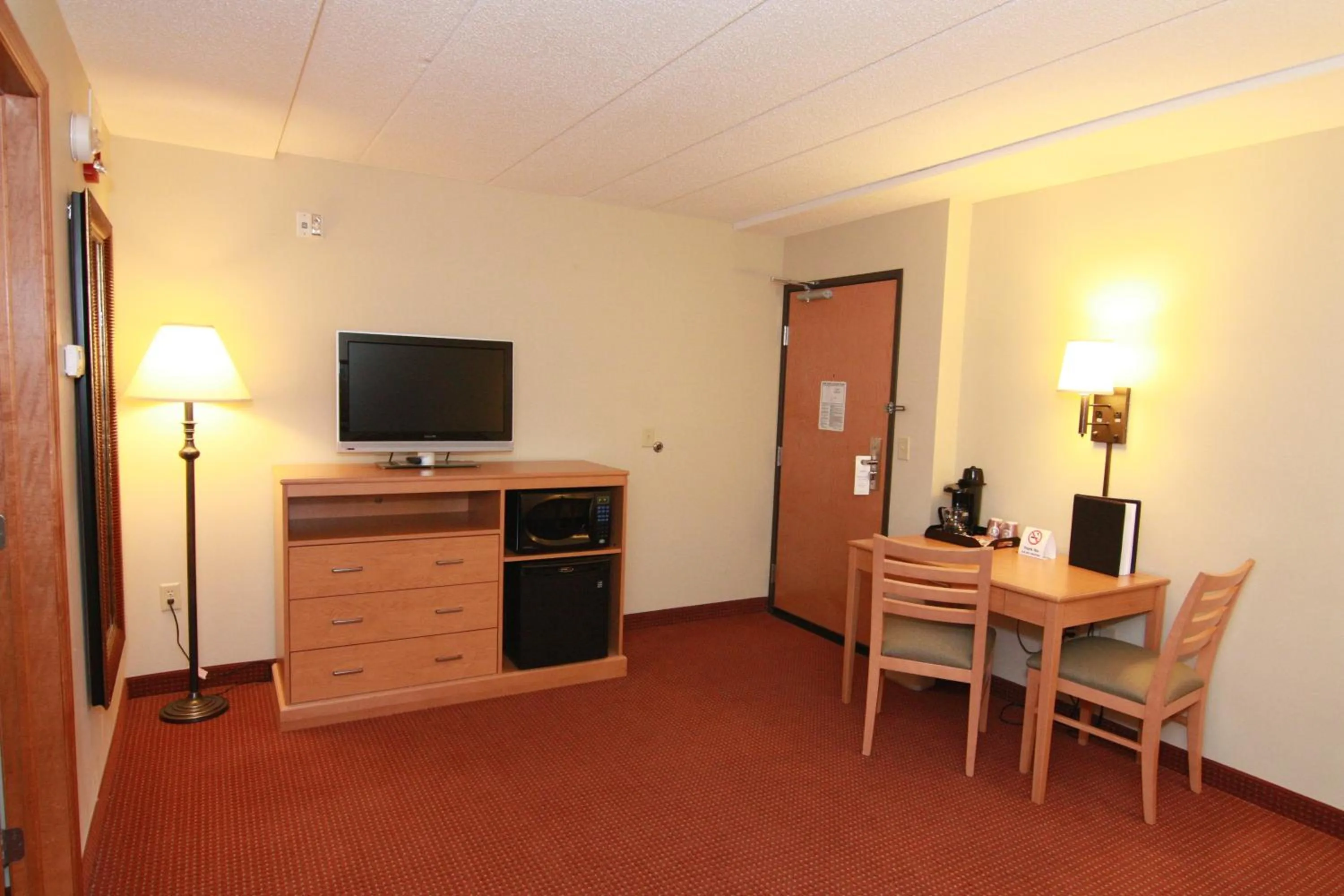 AmeriVu Inn and Suites - Waconia