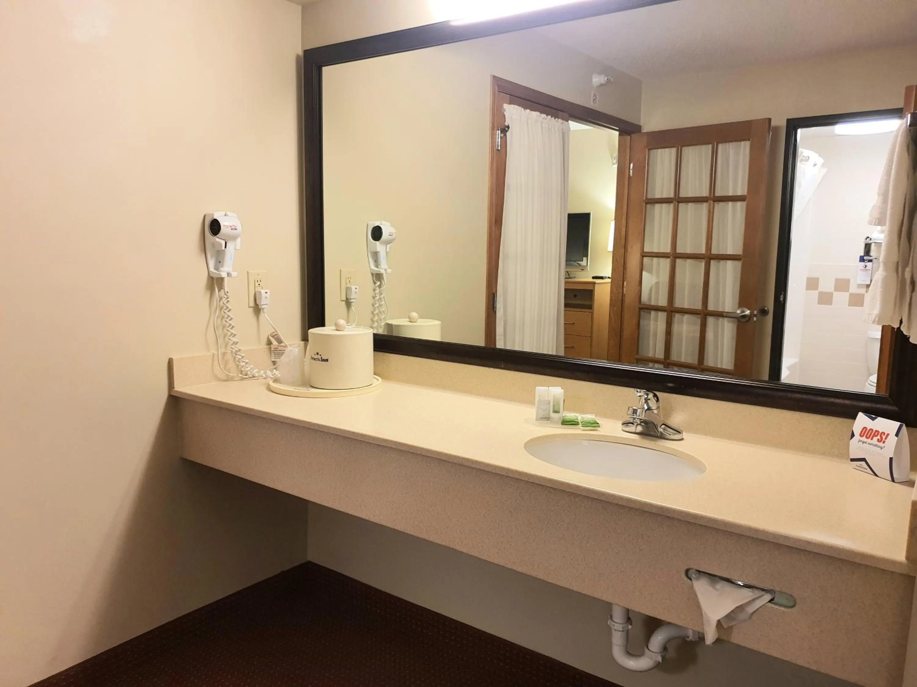 AmeriVu Inn and Suites - Waconia