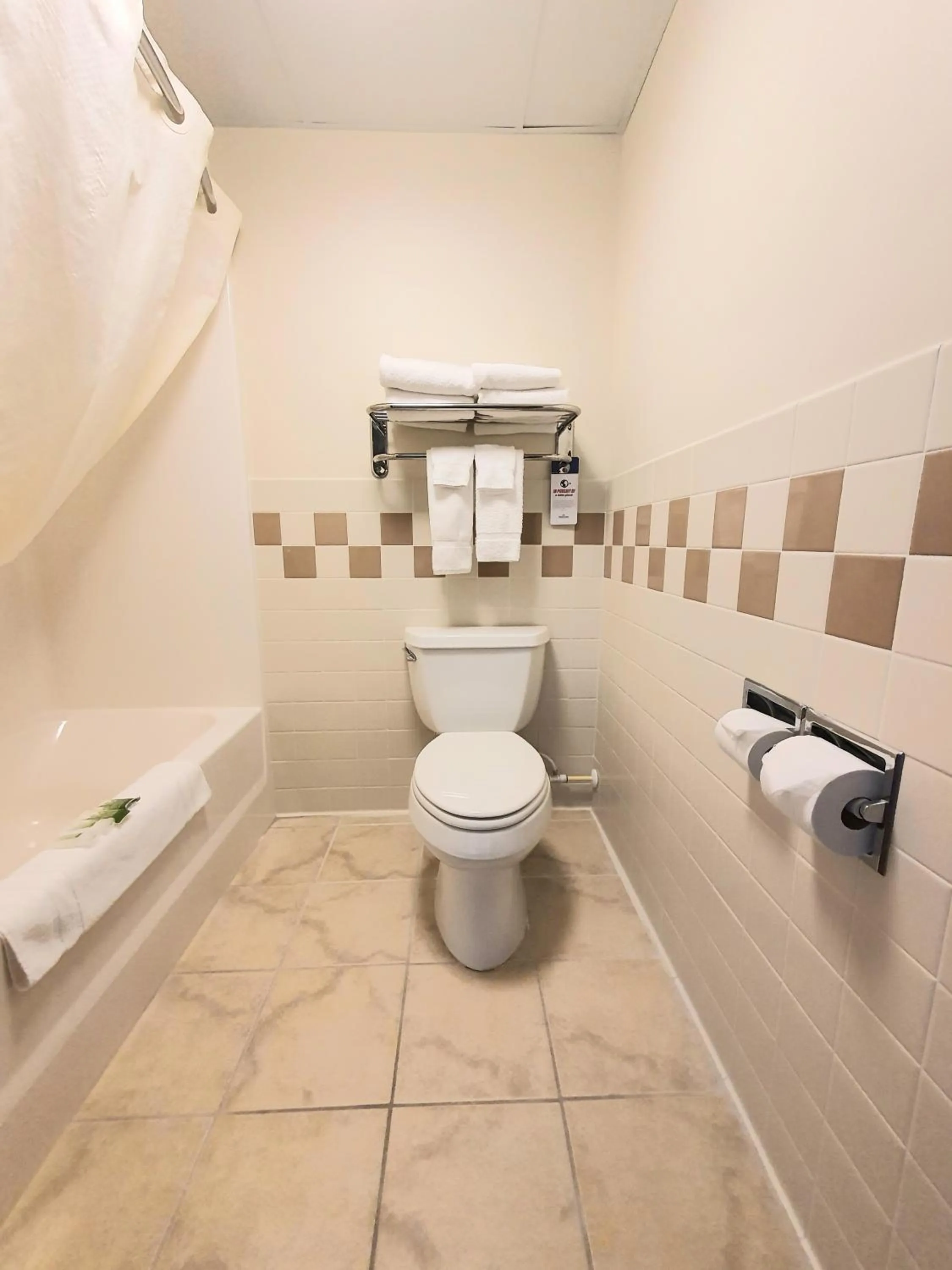 AmeriVu Inn and Suites - Waconia