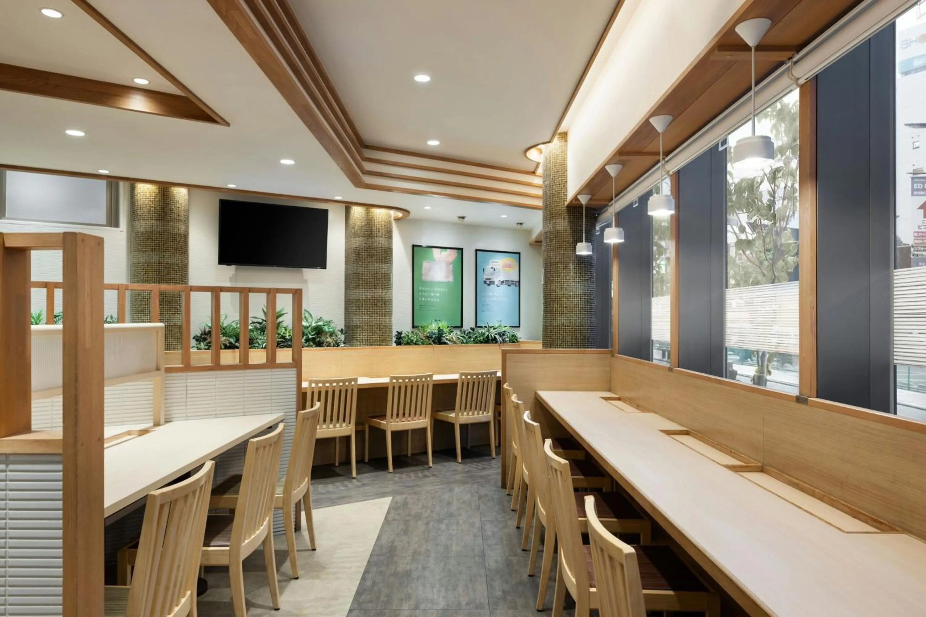 Restaurant/places to eat in Four Points Flex by Sheraton Yokohama West