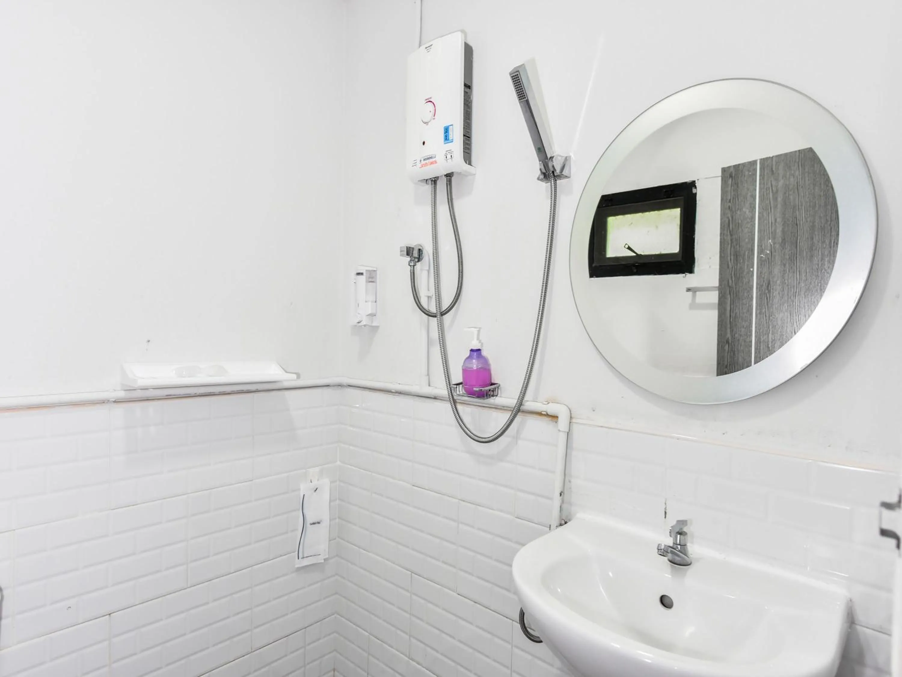 Bathroom in Nana River Kaeng Krachan