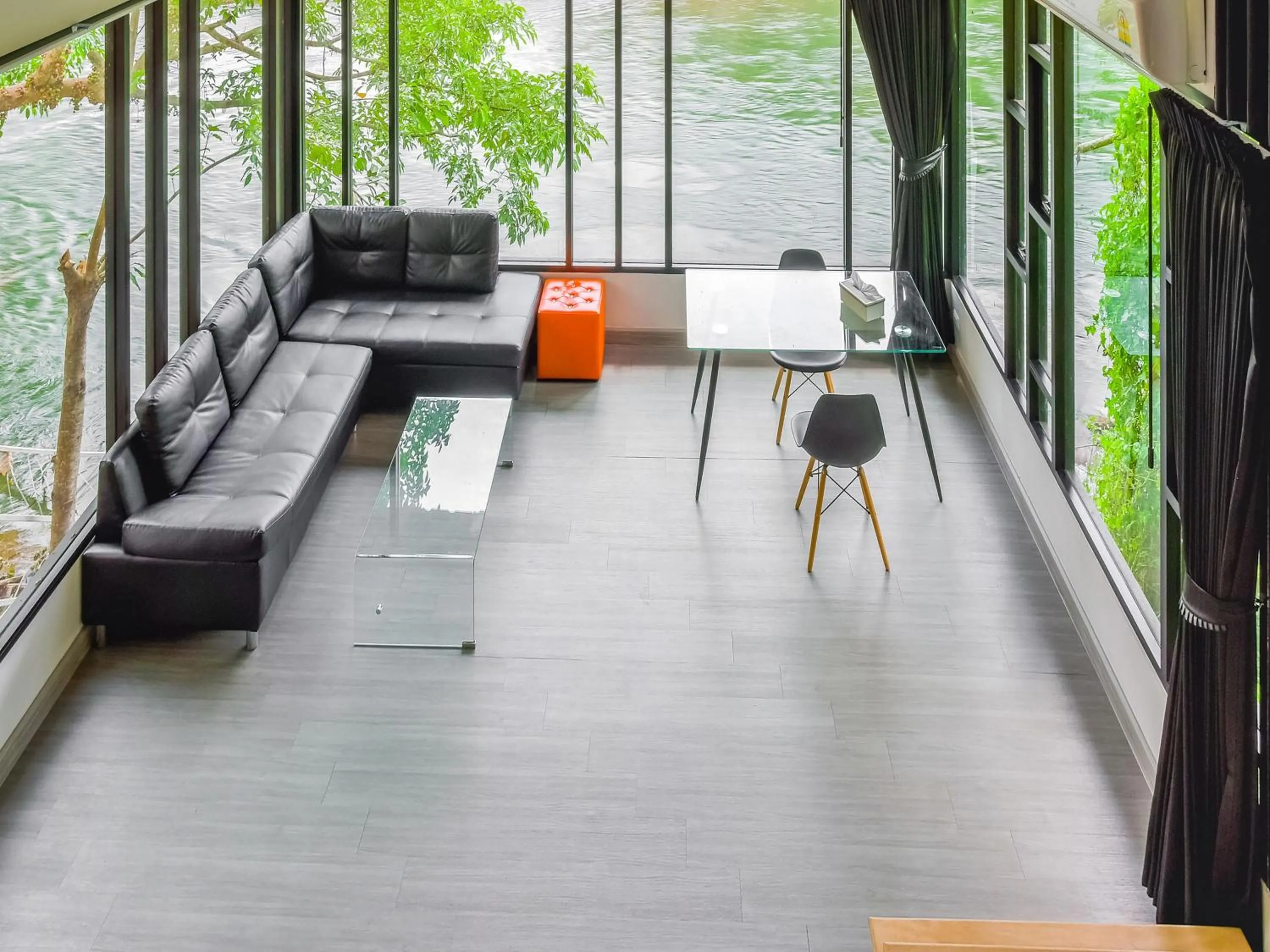 Seating area in Nana River Kaeng Krachan