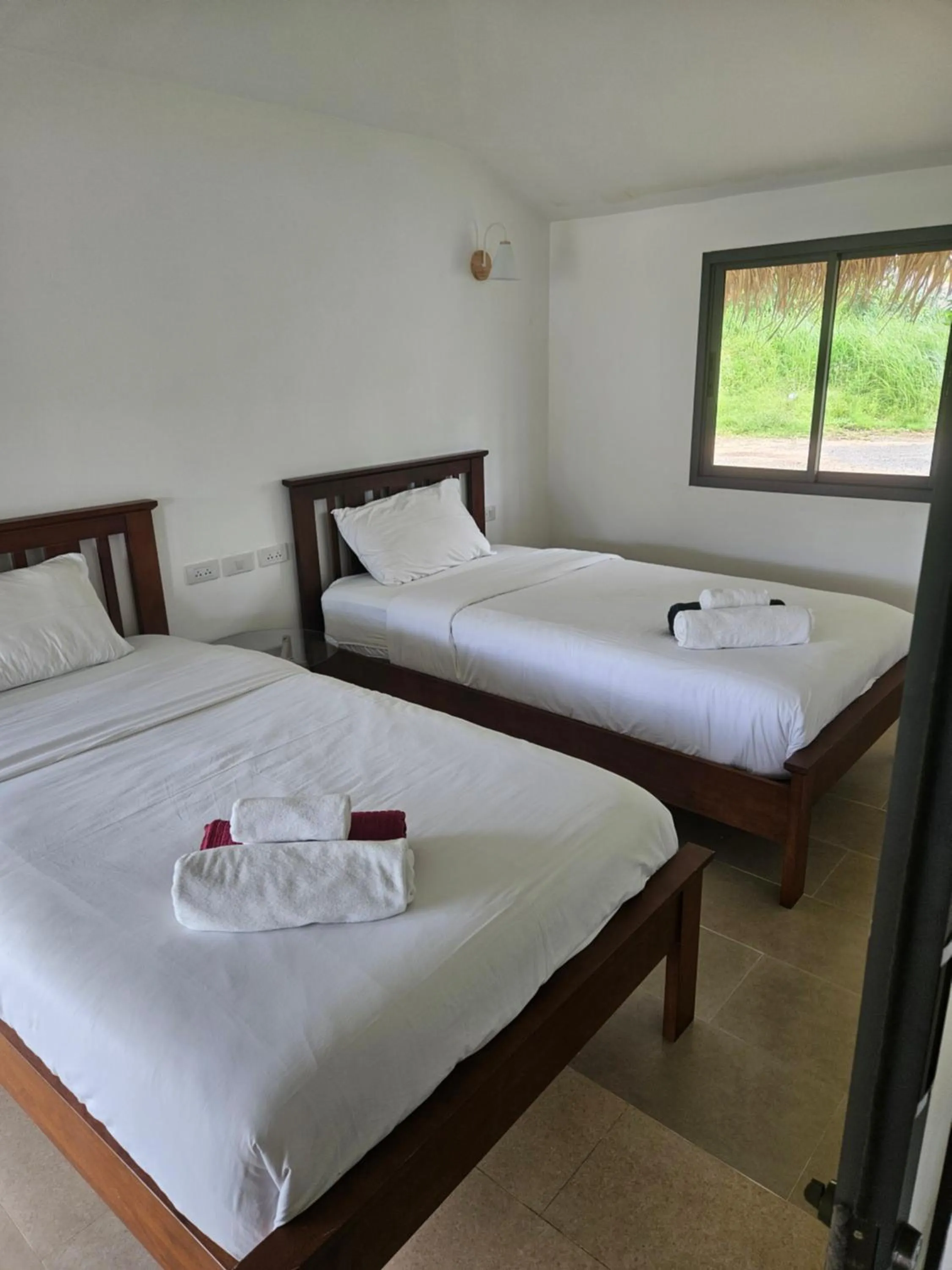 Bedroom, Bed in Sunrise Beach Resort