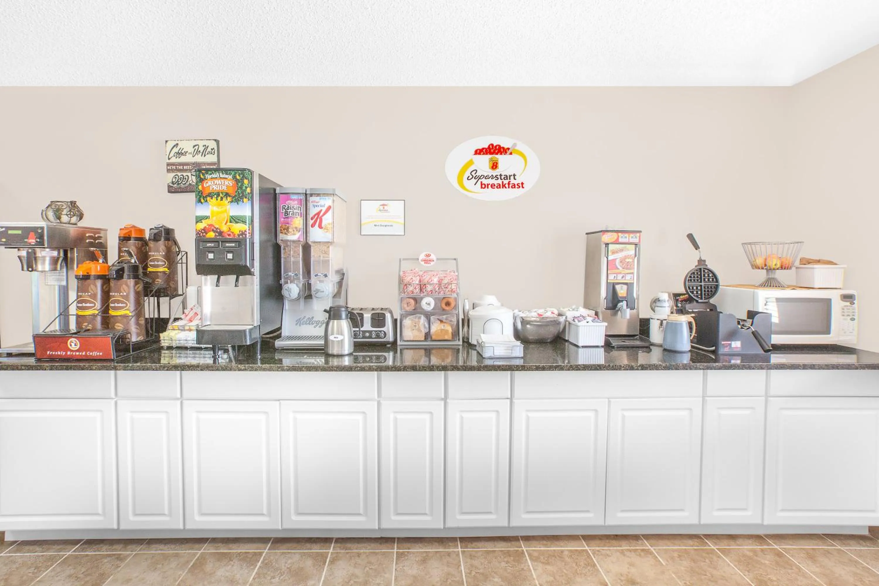 Food in Super 8 by Wyndham Mt Pleasant