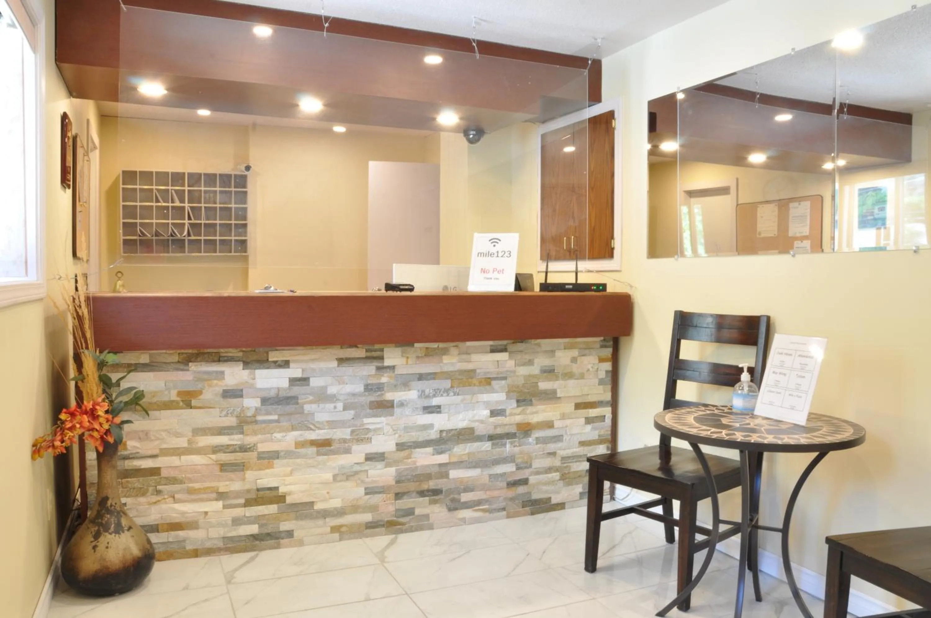 Canadas Best Value Inn Mile-0-Motel Lillooet