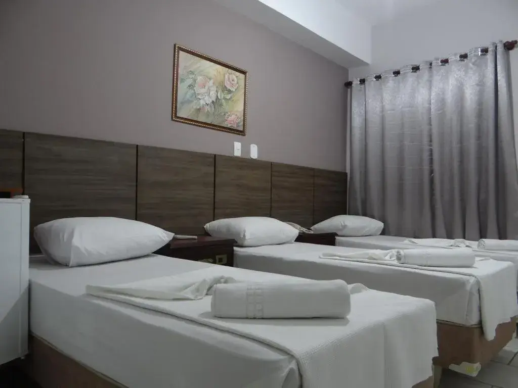 Triple Room in Hotel Faenician Triple Room in Hotel Faenician