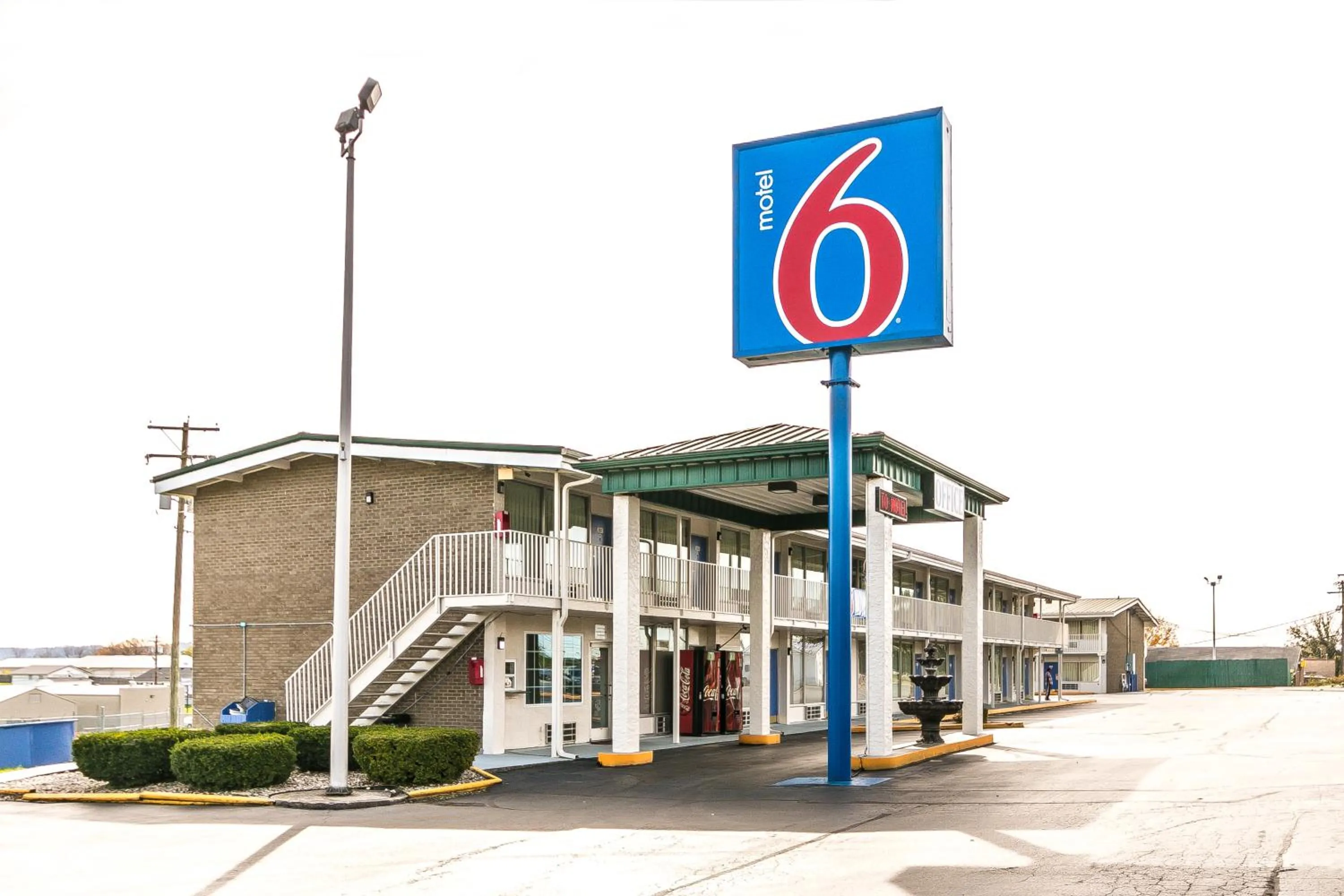 Facade/entrance in Motel 6-Somerset, KY