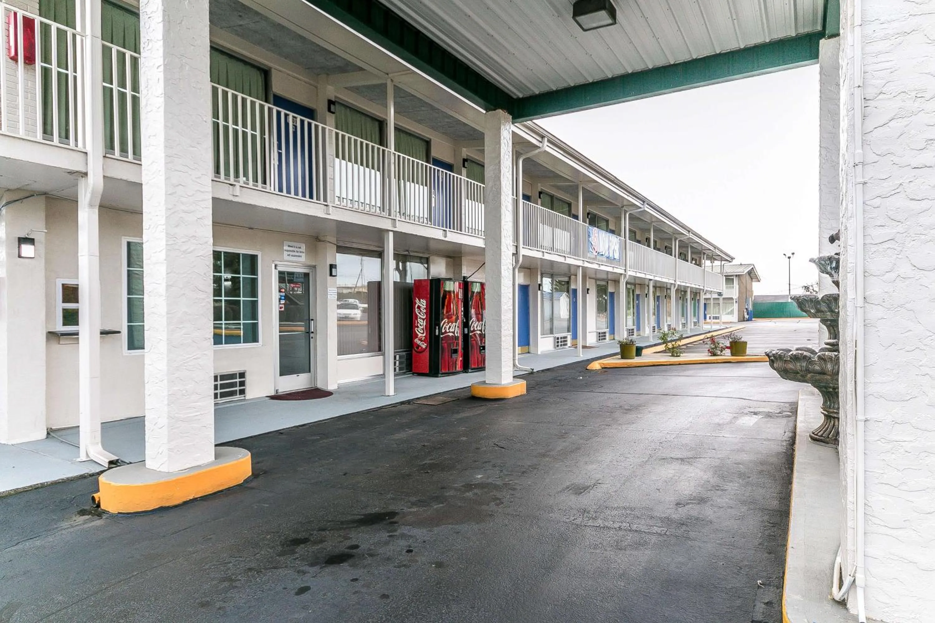 Property building in Motel 6-Somerset, KY
