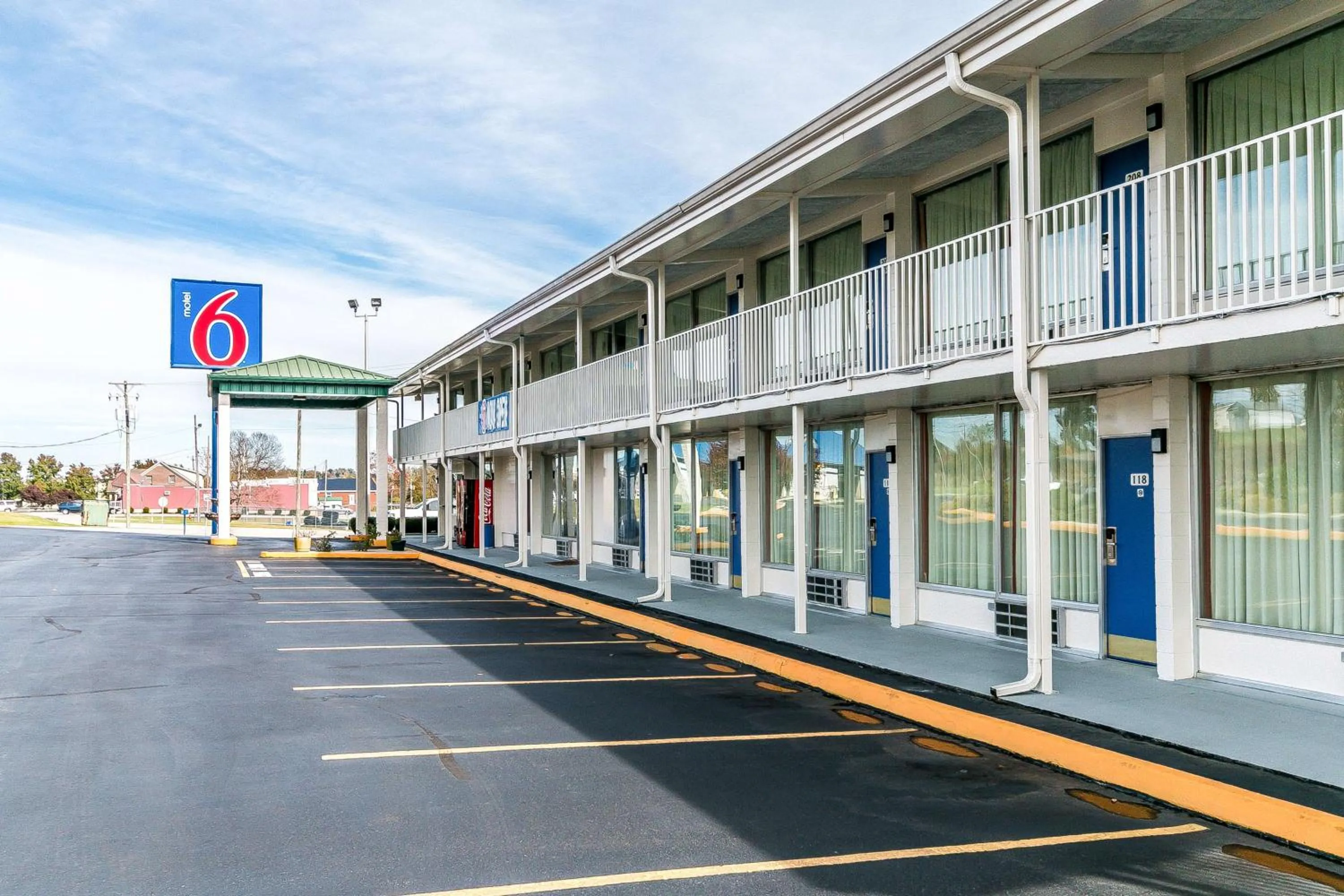 Property building in Motel 6-Somerset, KY