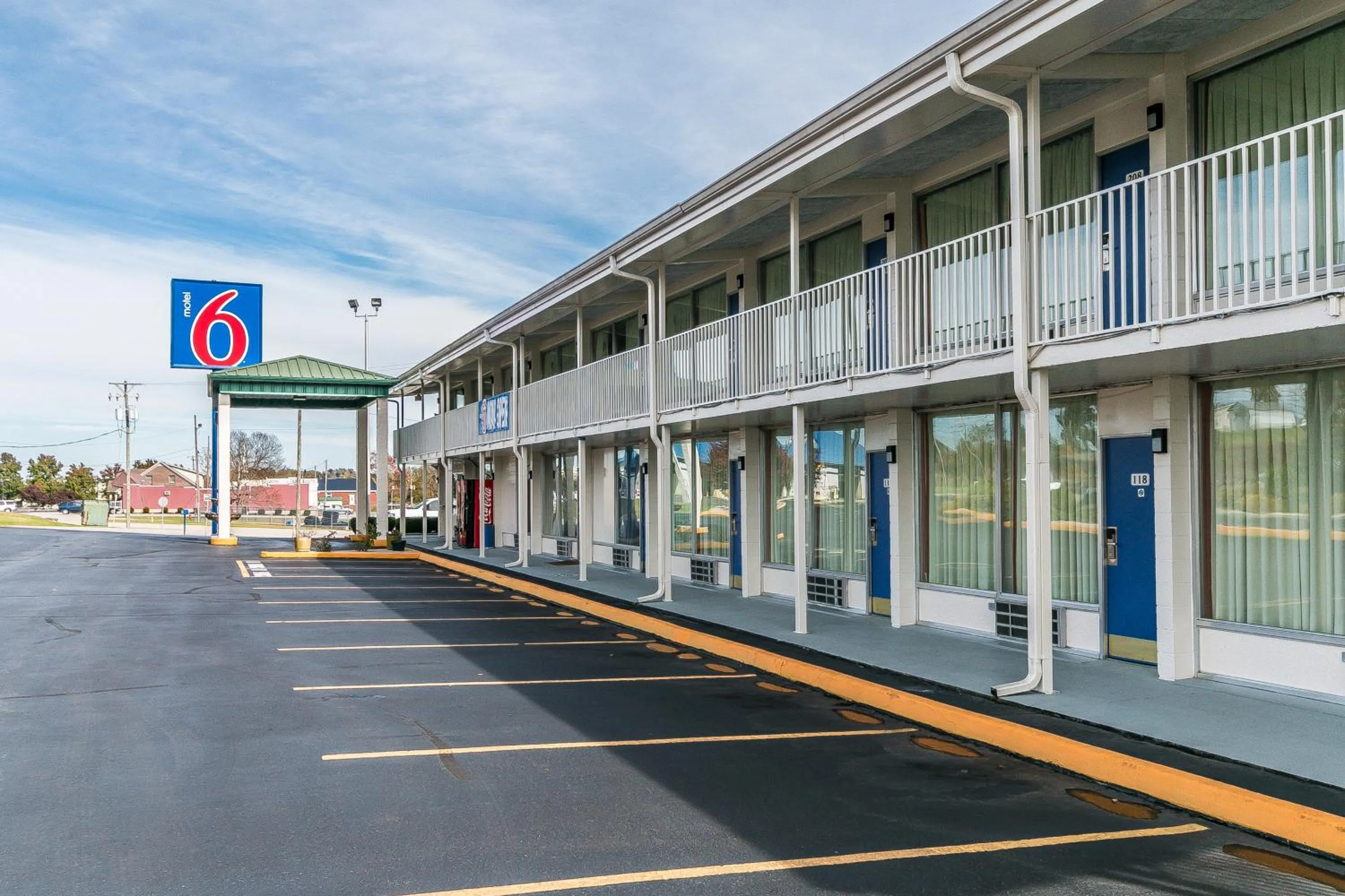 Facade/entrance in Motel 6-Somerset, KY