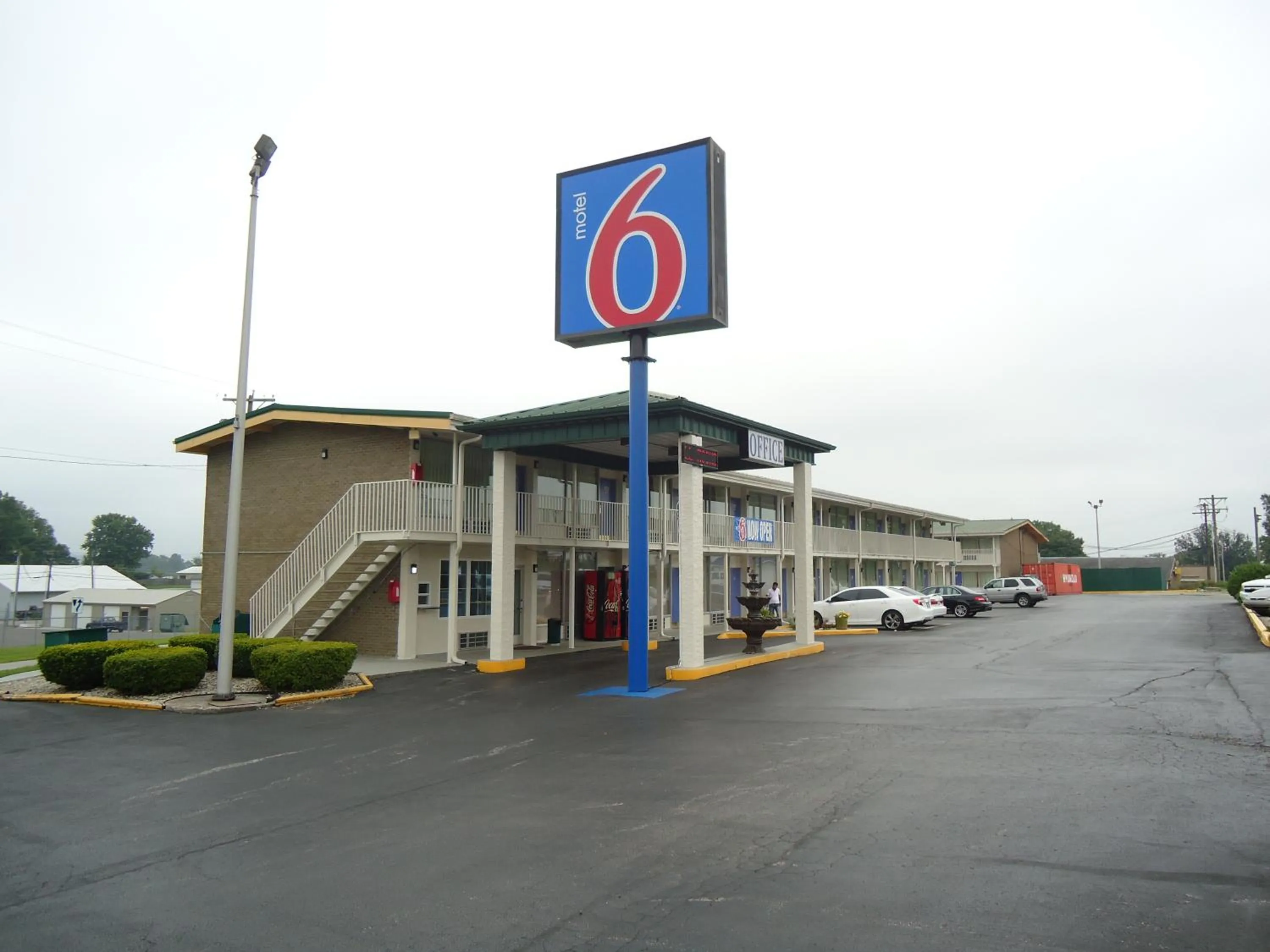 Facade/entrance in Motel 6-Somerset, KY