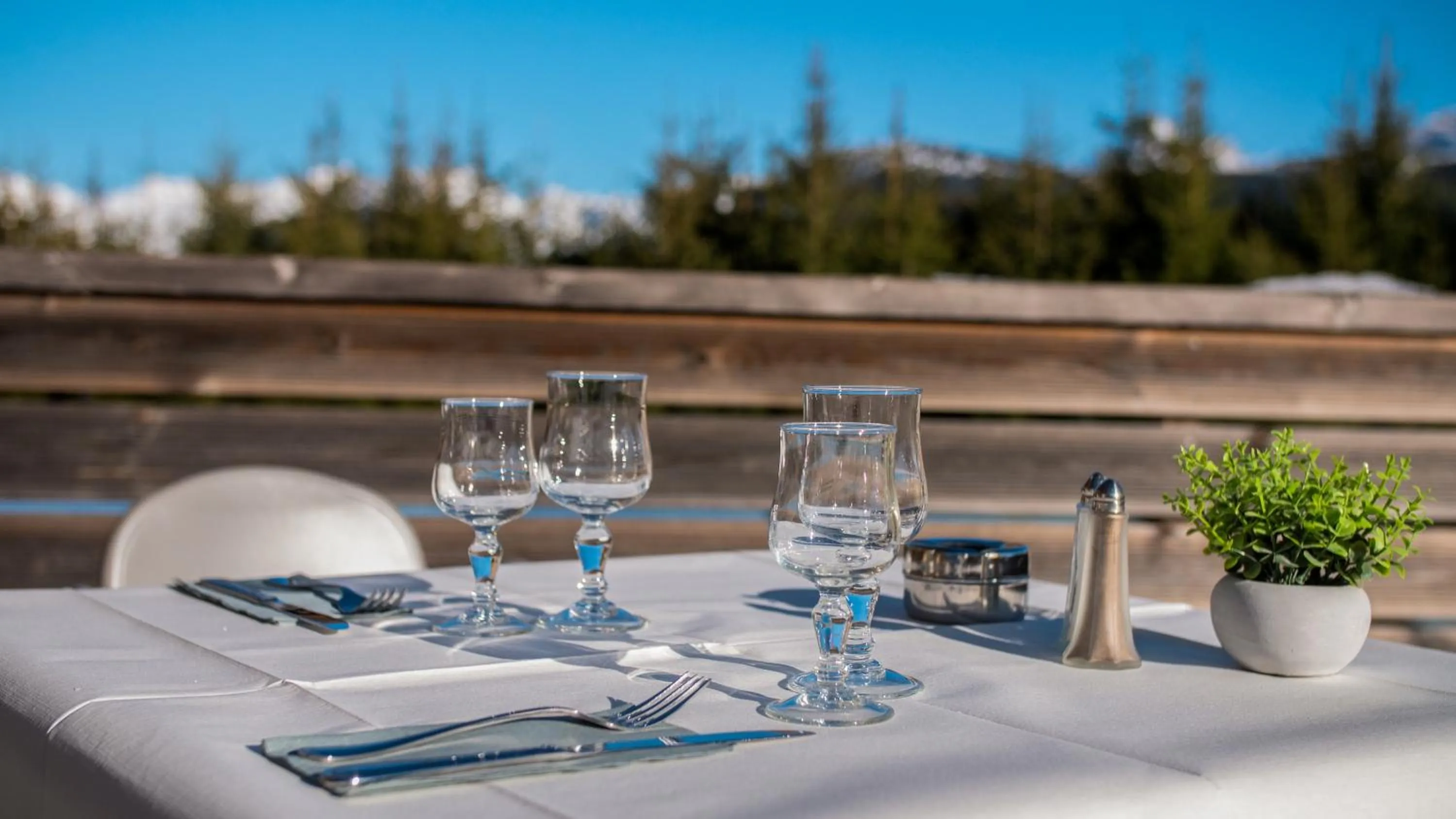 Restaurant/places to eat in Hôtel Arbois Bettex