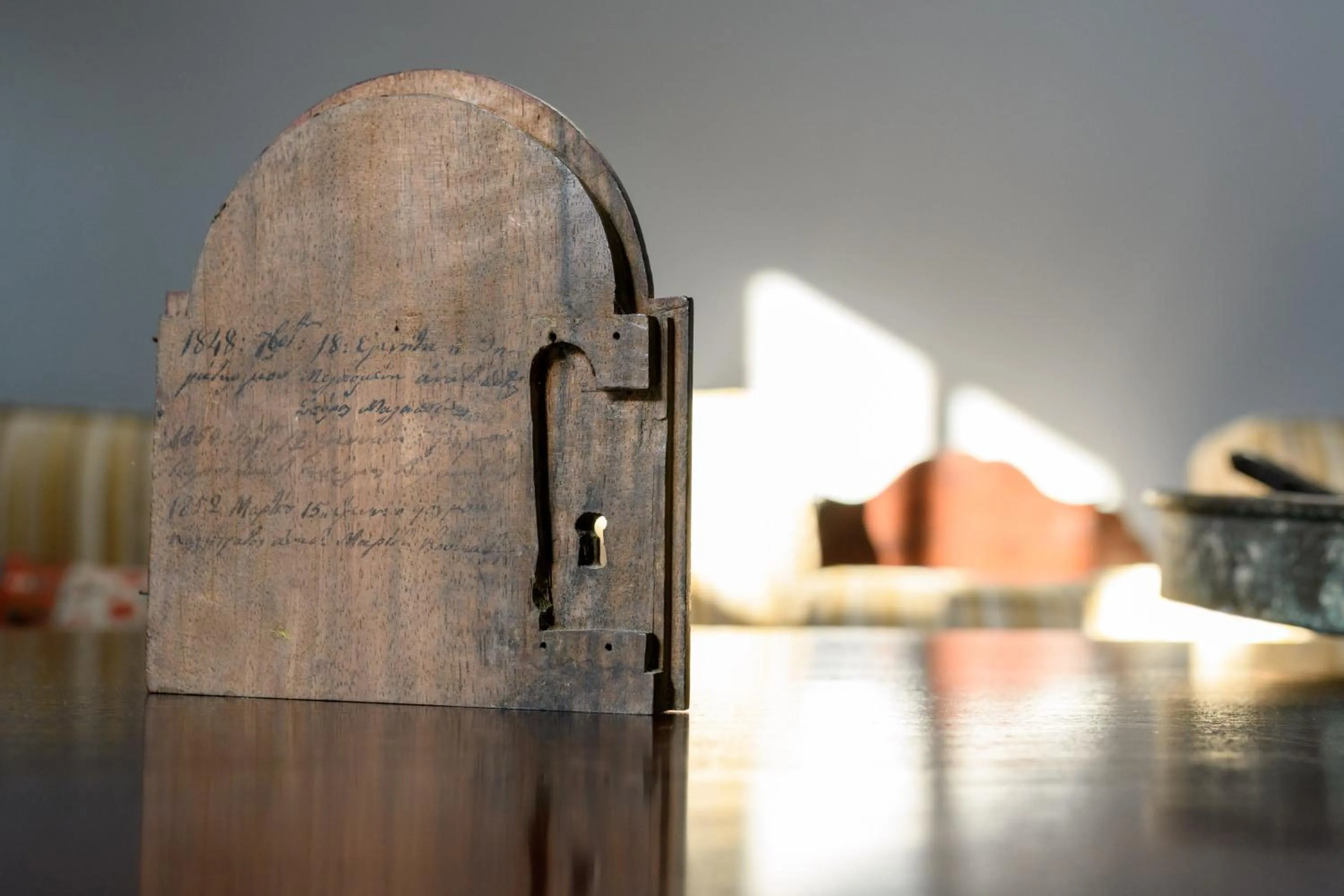 Decorative detail in Phaos 1870, A restored Winery