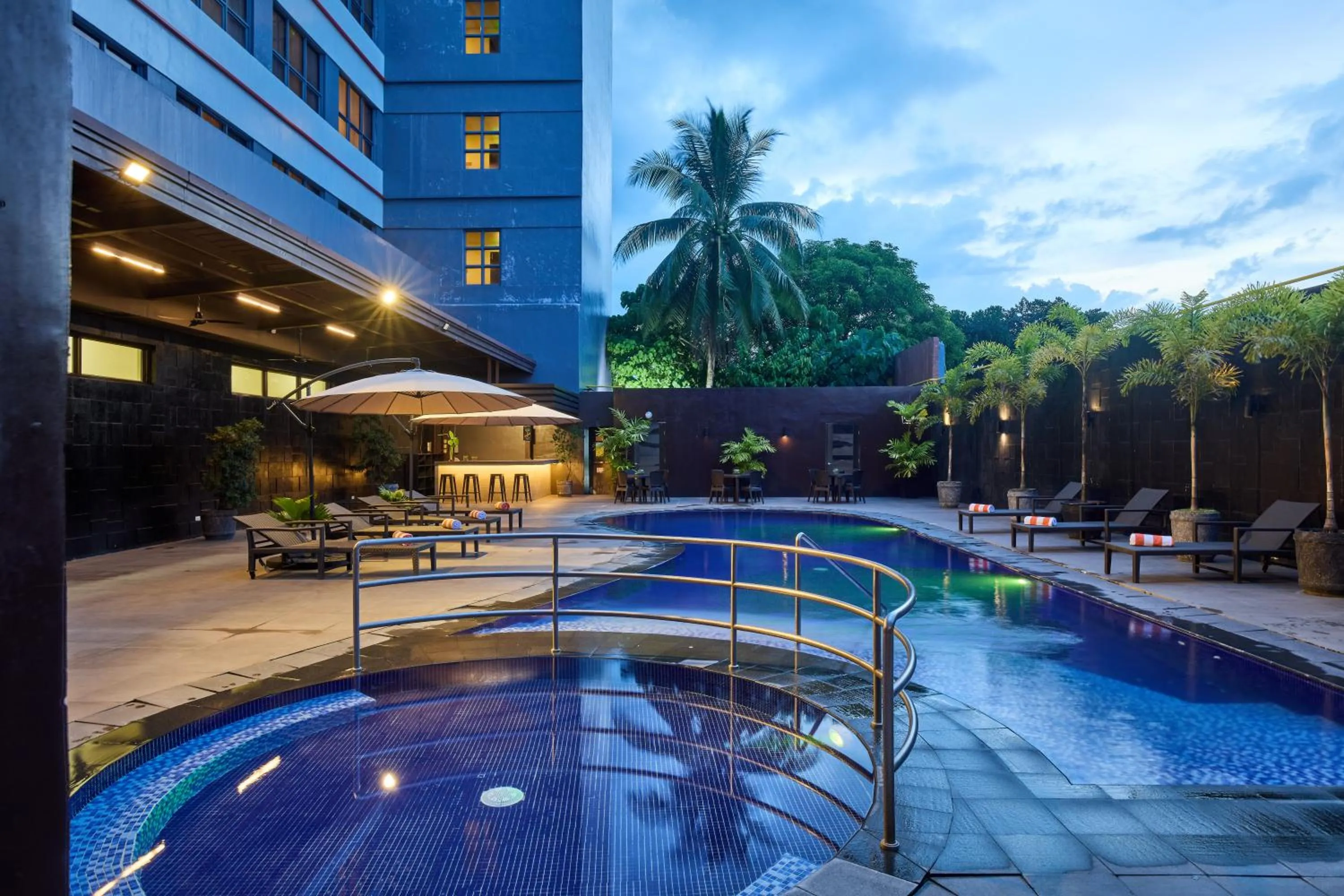 Swimming pool in Summit Hotel Tacloban